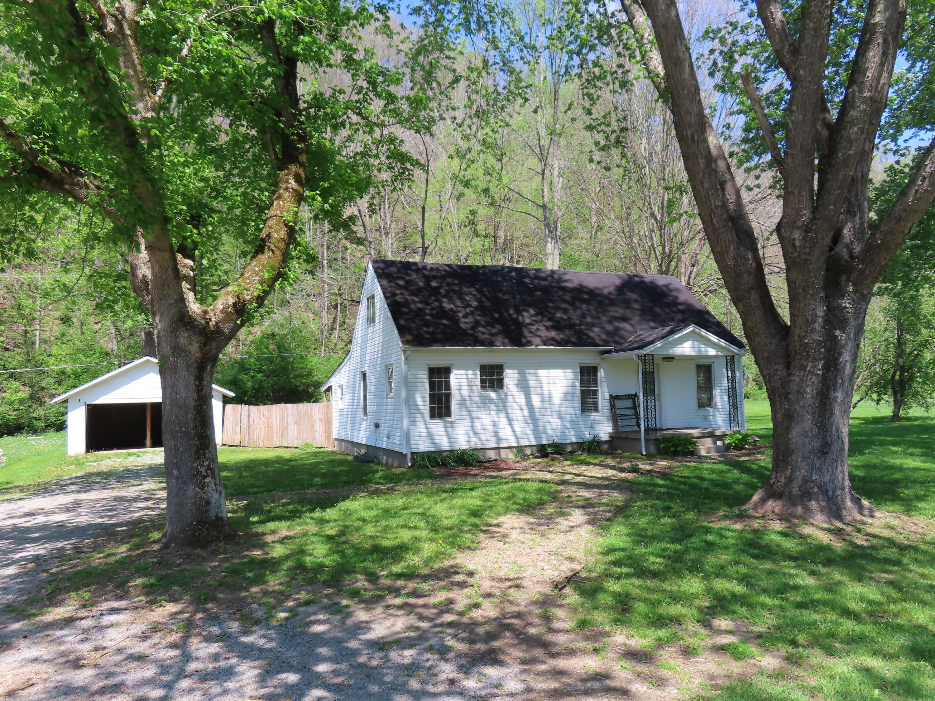 4300 E US. 60 — photo
