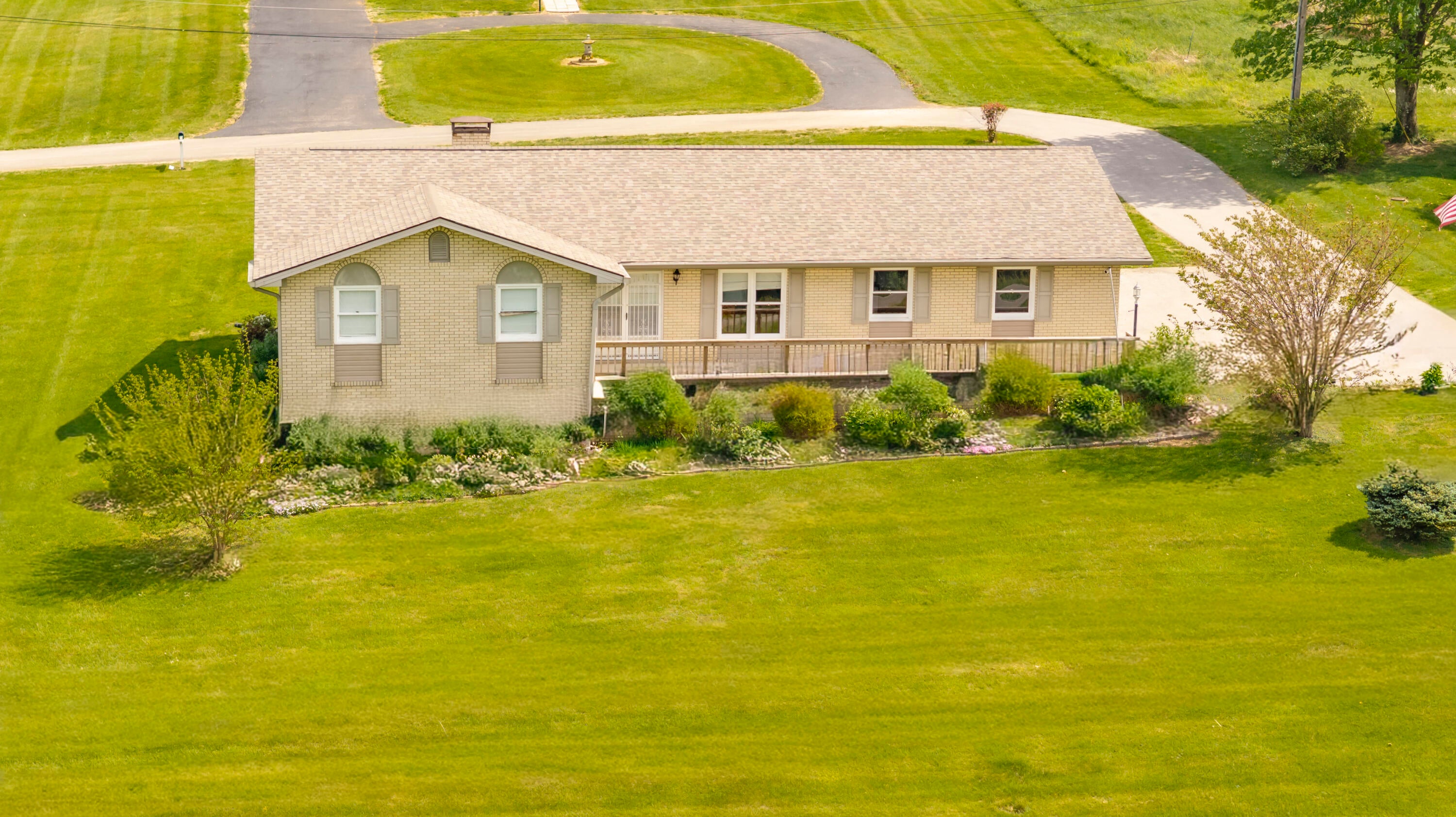 74 Stonehedge Court — photo