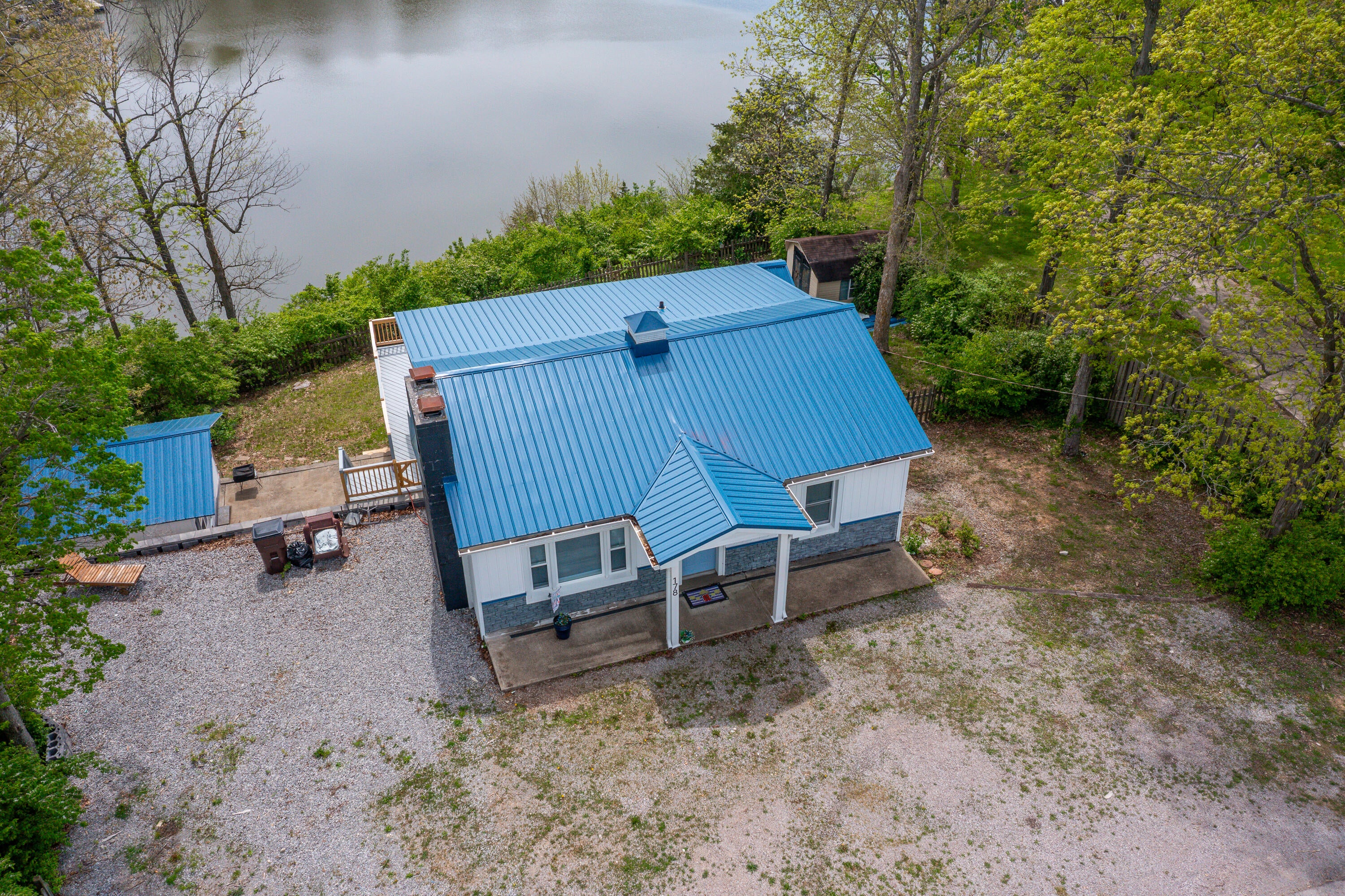 178 Lakeview Point Road — photo