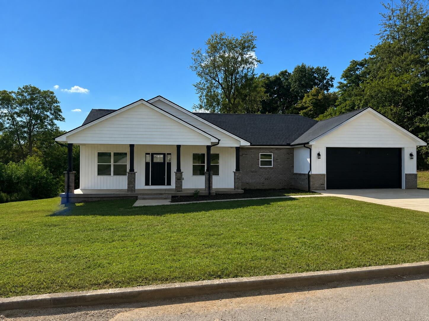 63 Iris Point — photo
