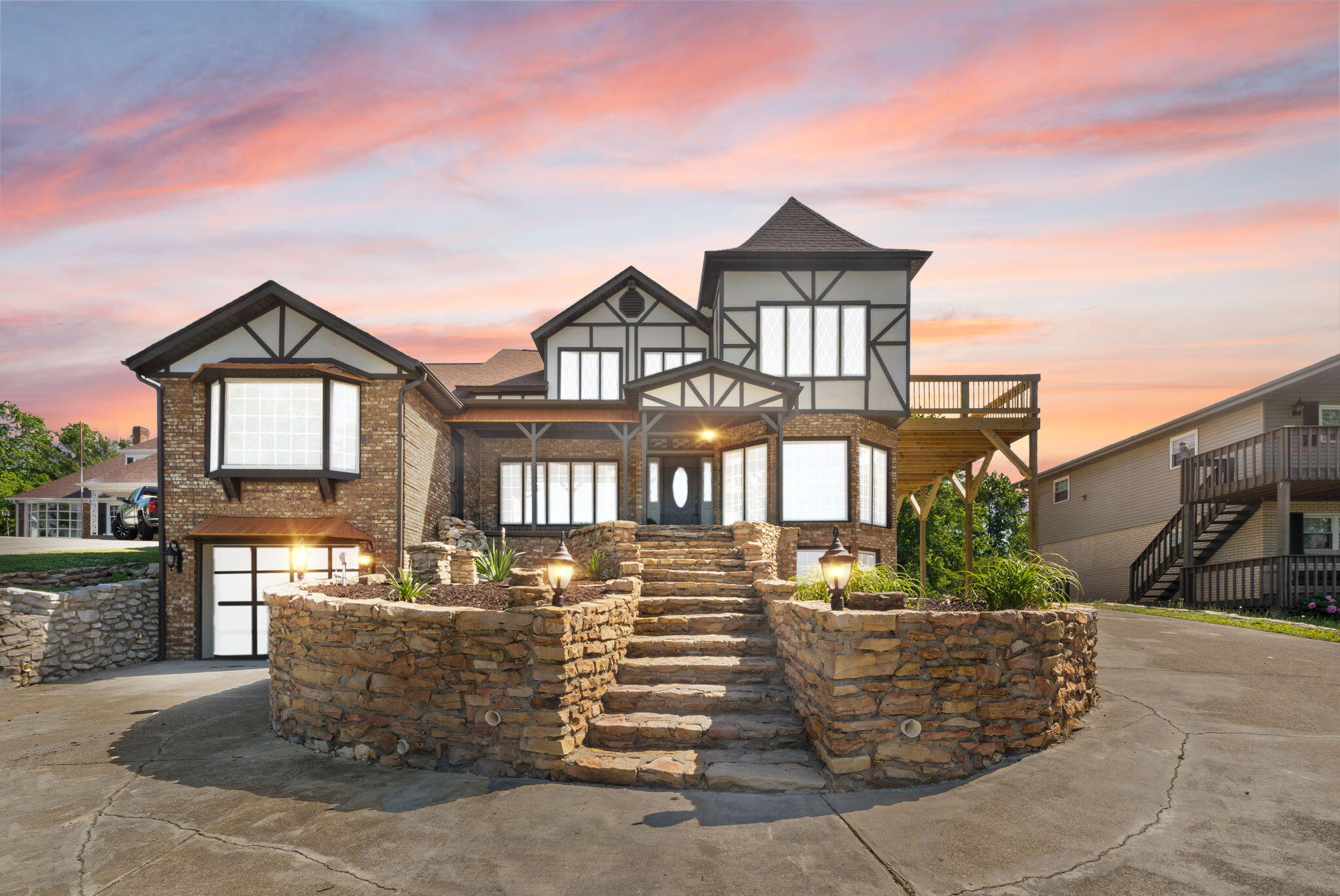 518 W Lakeshore Drive — photo