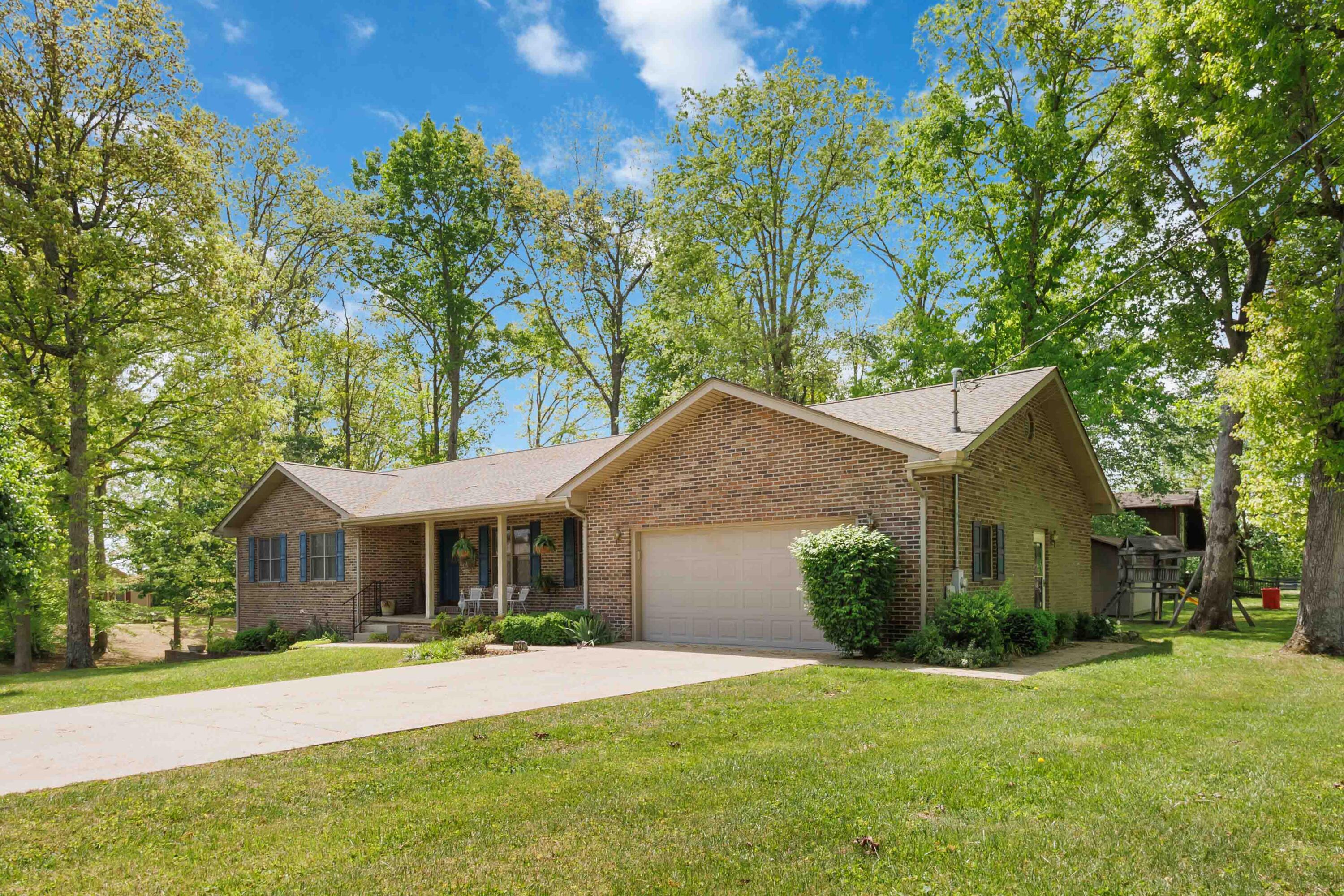1242 Yorkshire Estates Road — photo