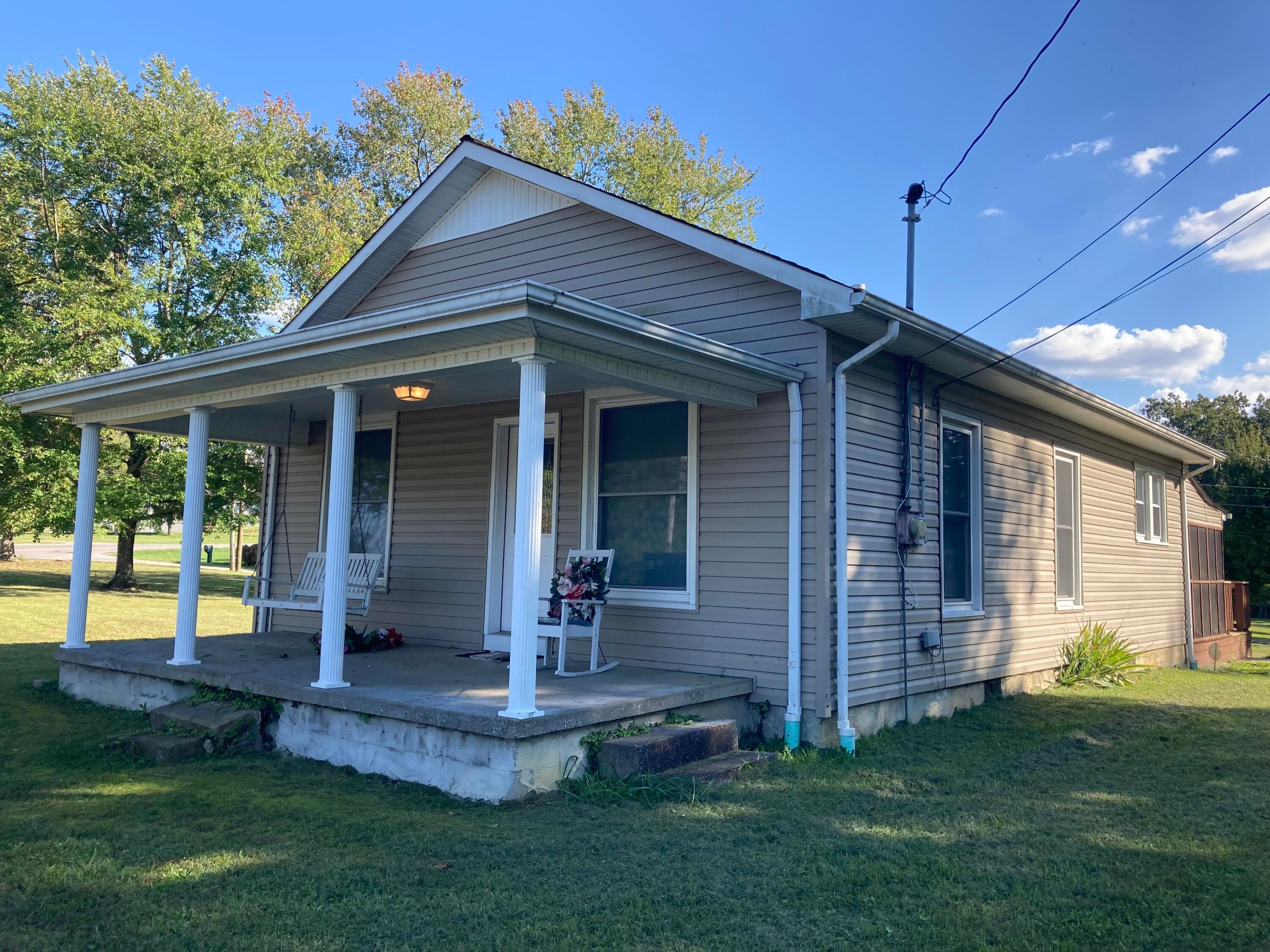 1731 Gordon Hill Pike — photo