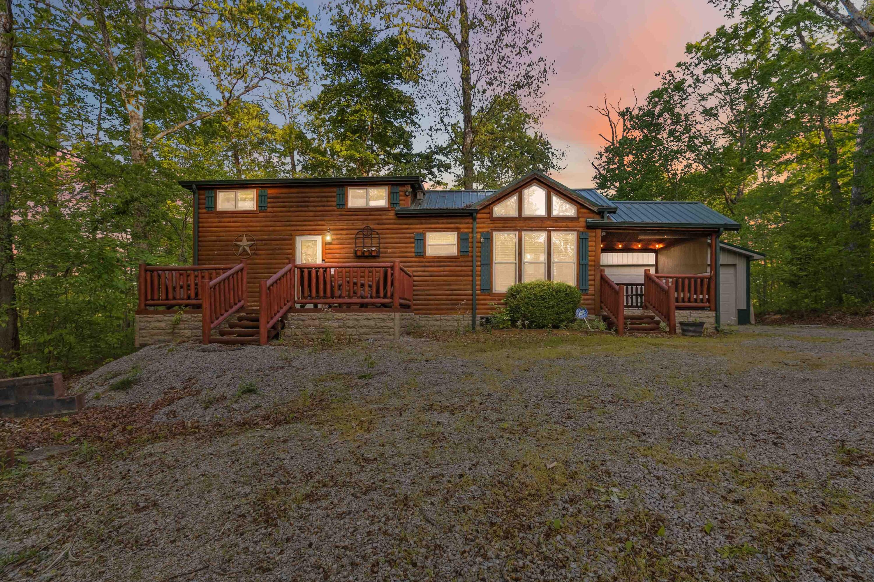 318 Pine Tree Circle — photo