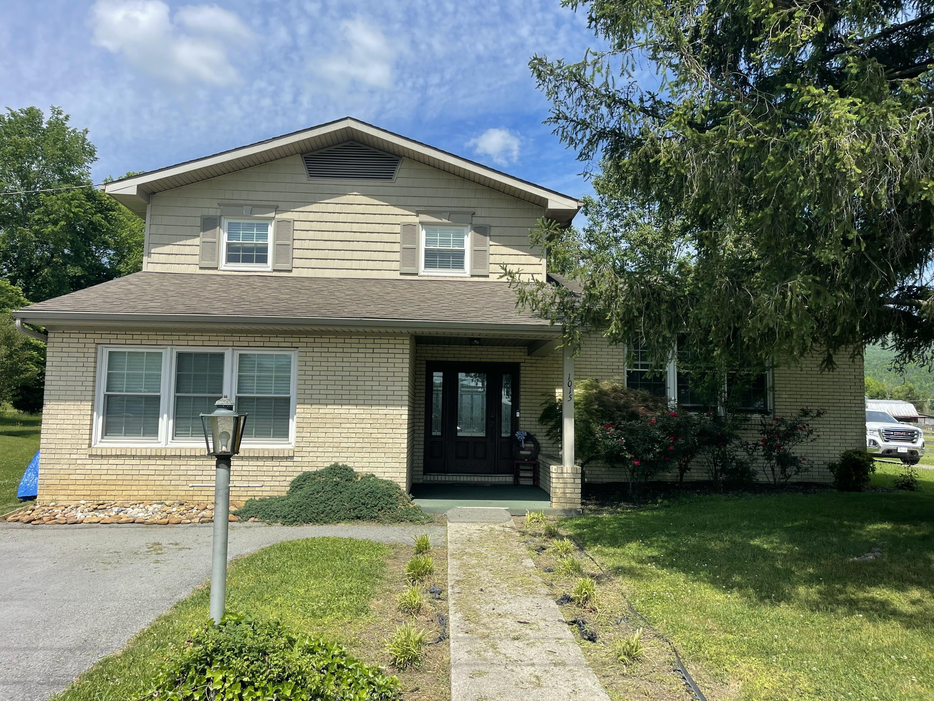 1015 Old Wilson Lane — photo