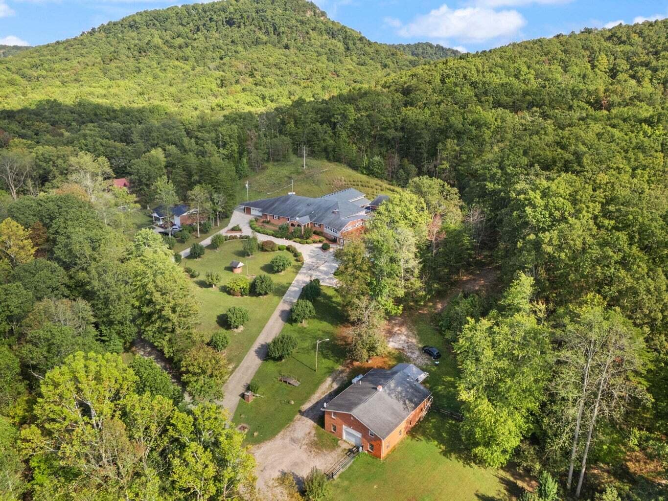 1429 Brush Creek Road — photo