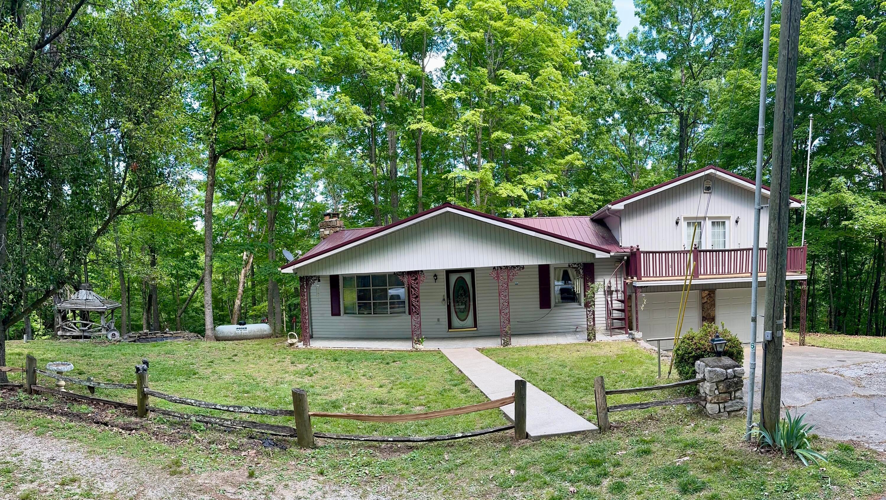 439 Eagles Bluff Road — photo