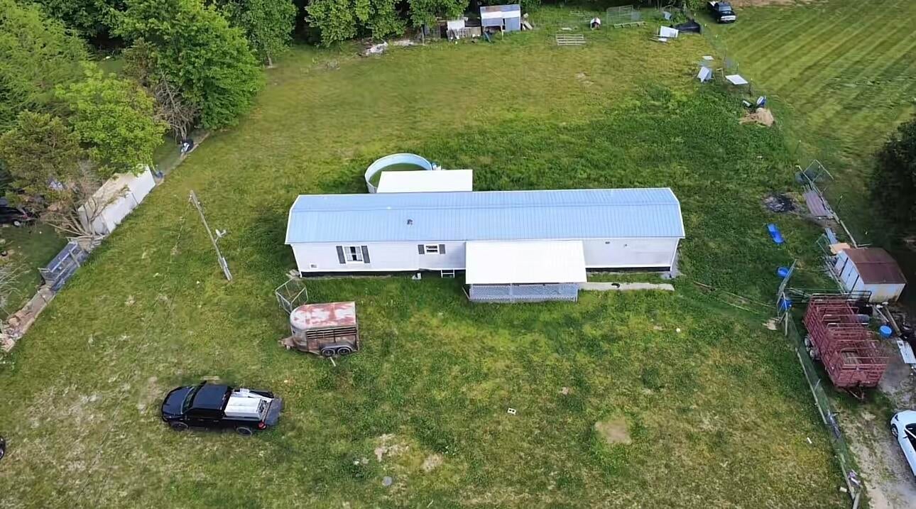 301 Lewis Avenue — photo