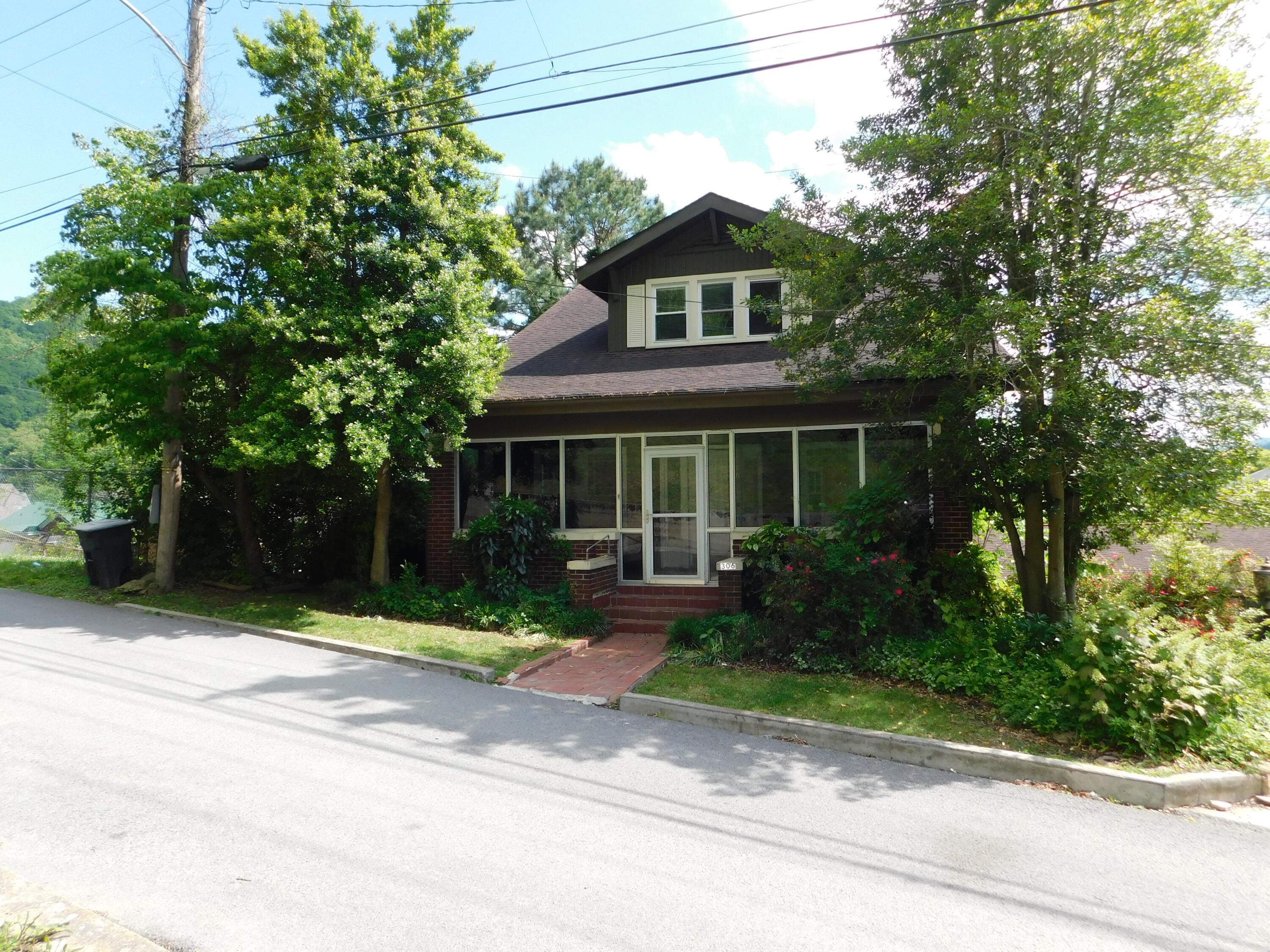 306 Ivy Street — photo