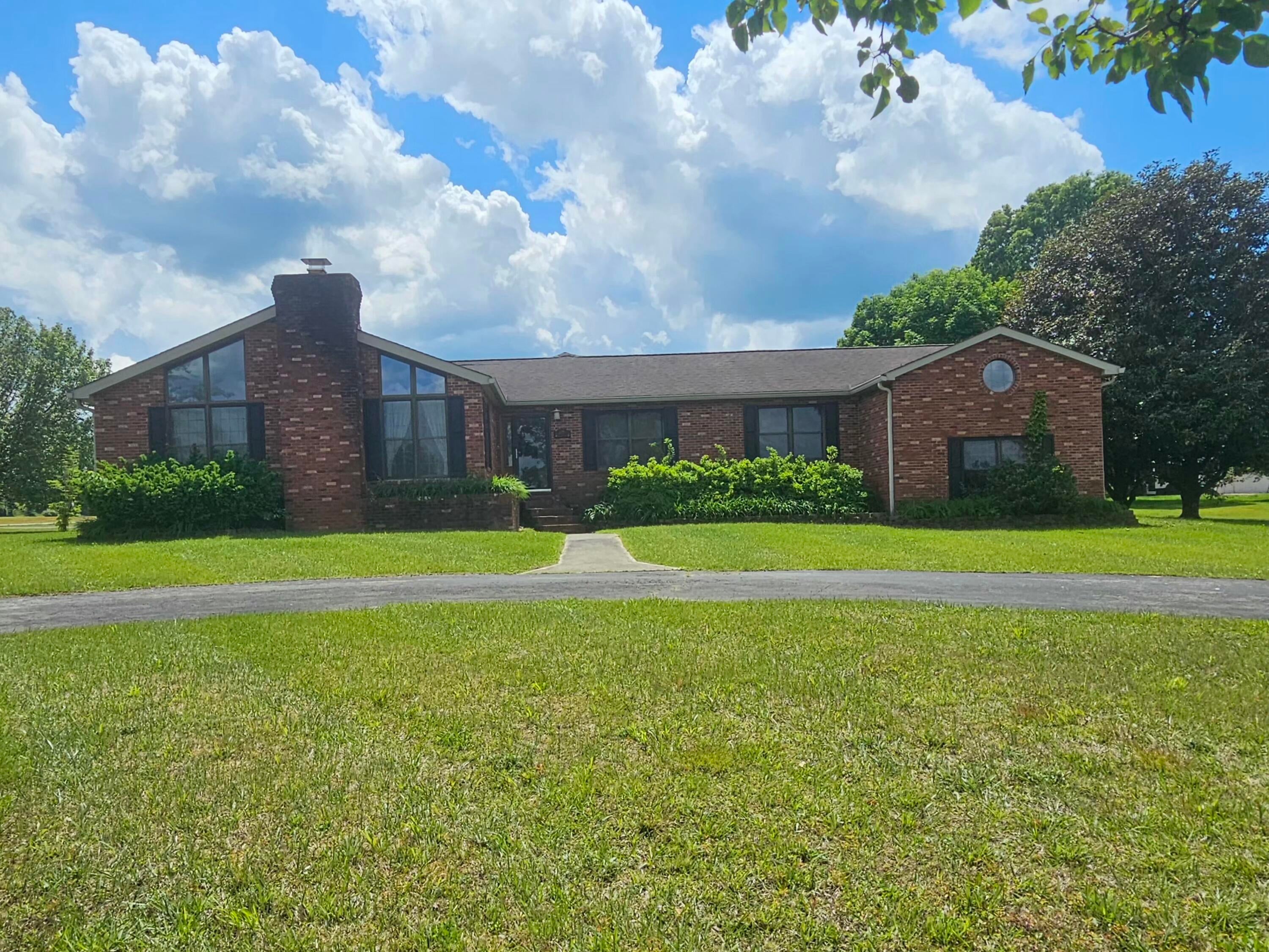 225 Potter Lane — photo
