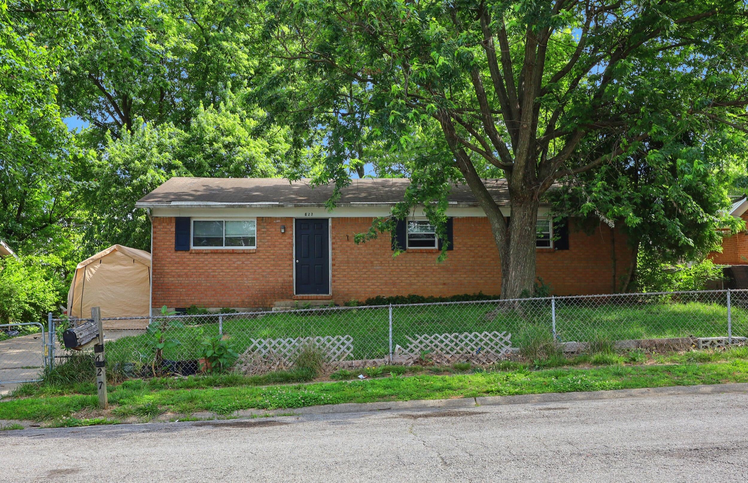 627 Wagonwheel Road — photo