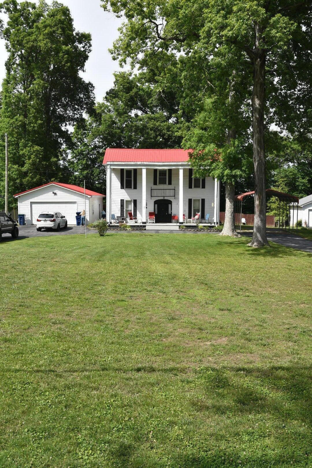 736 E Lakeshore Drive — photo