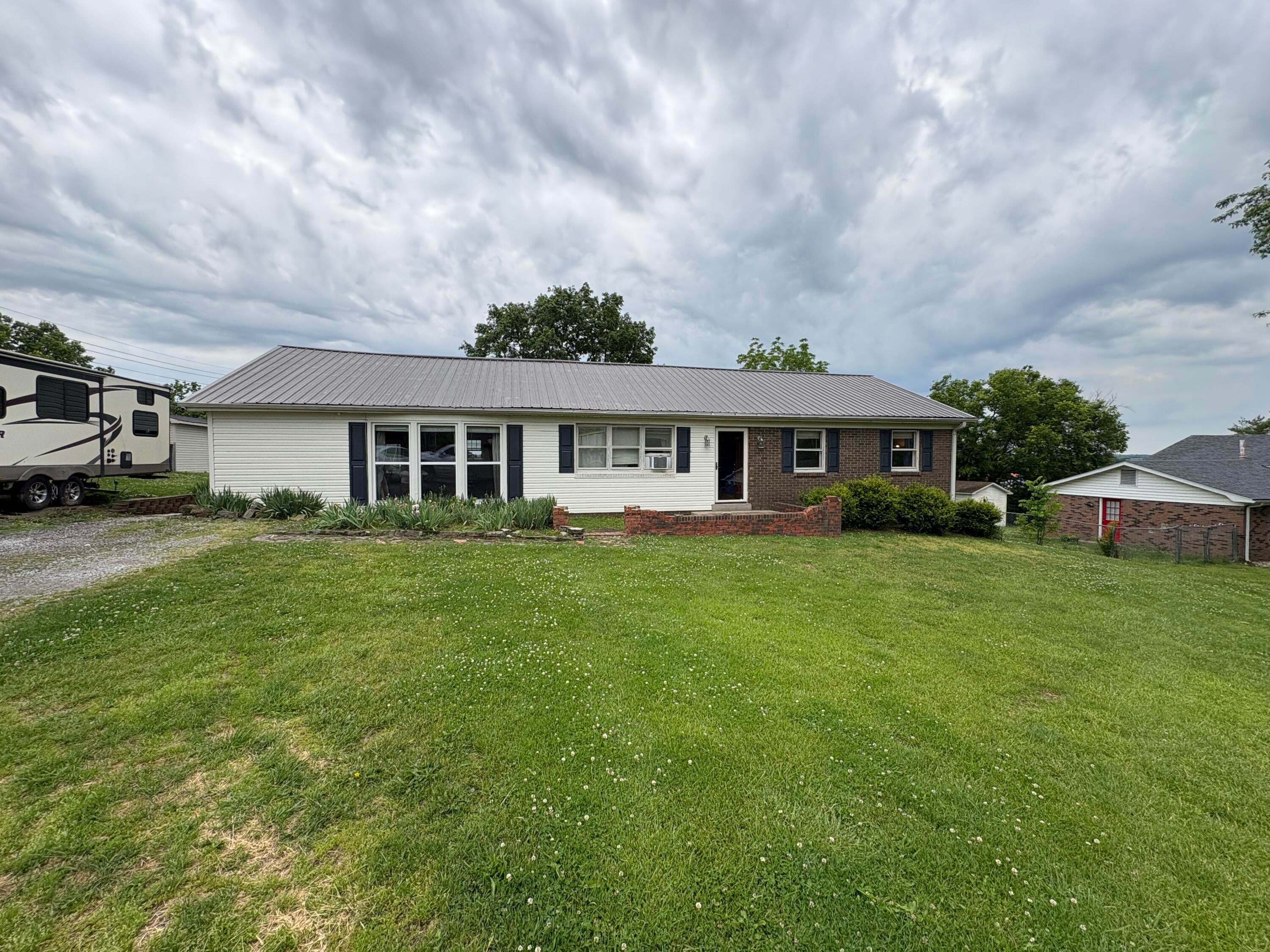 110 Hensley Heights — photo