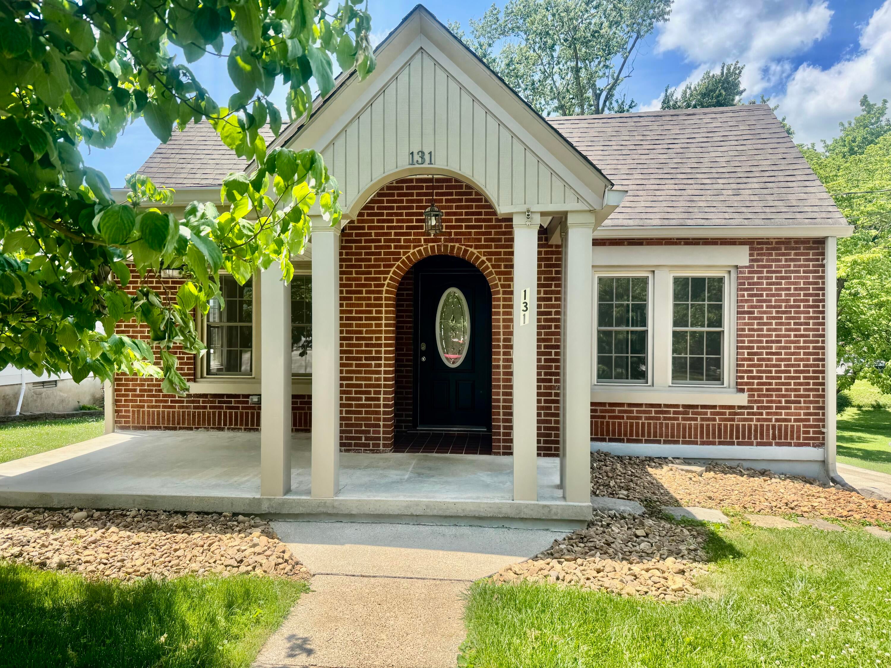 131 N Richardson Drive — photo