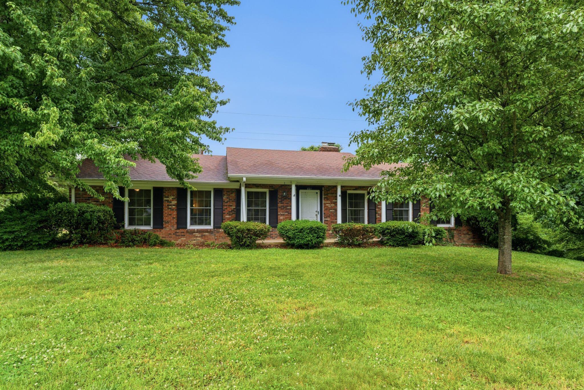 601 S Dogwood Drive — photo