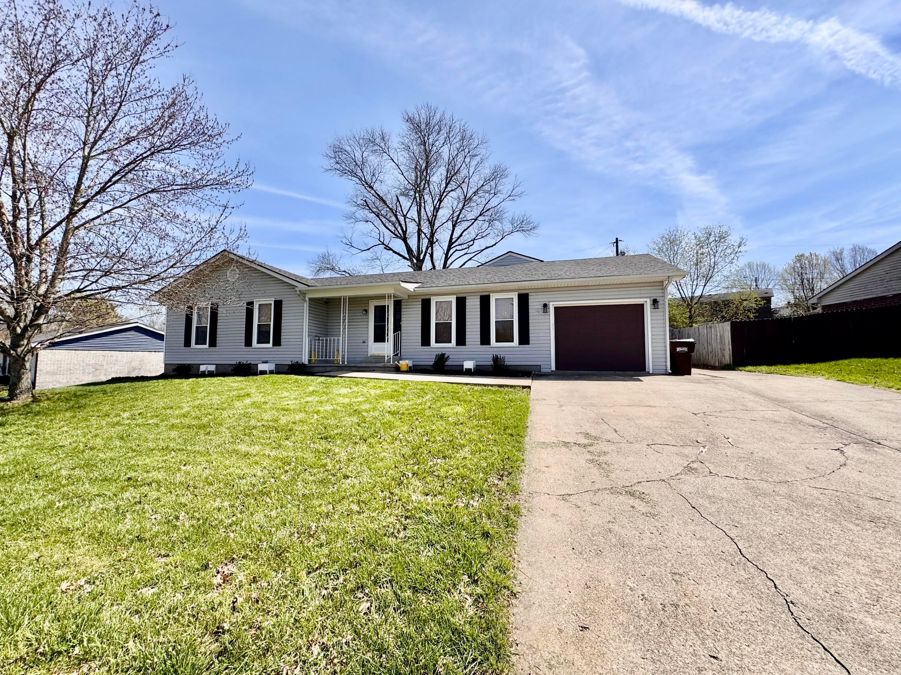 2220 Redbud Lane — photo