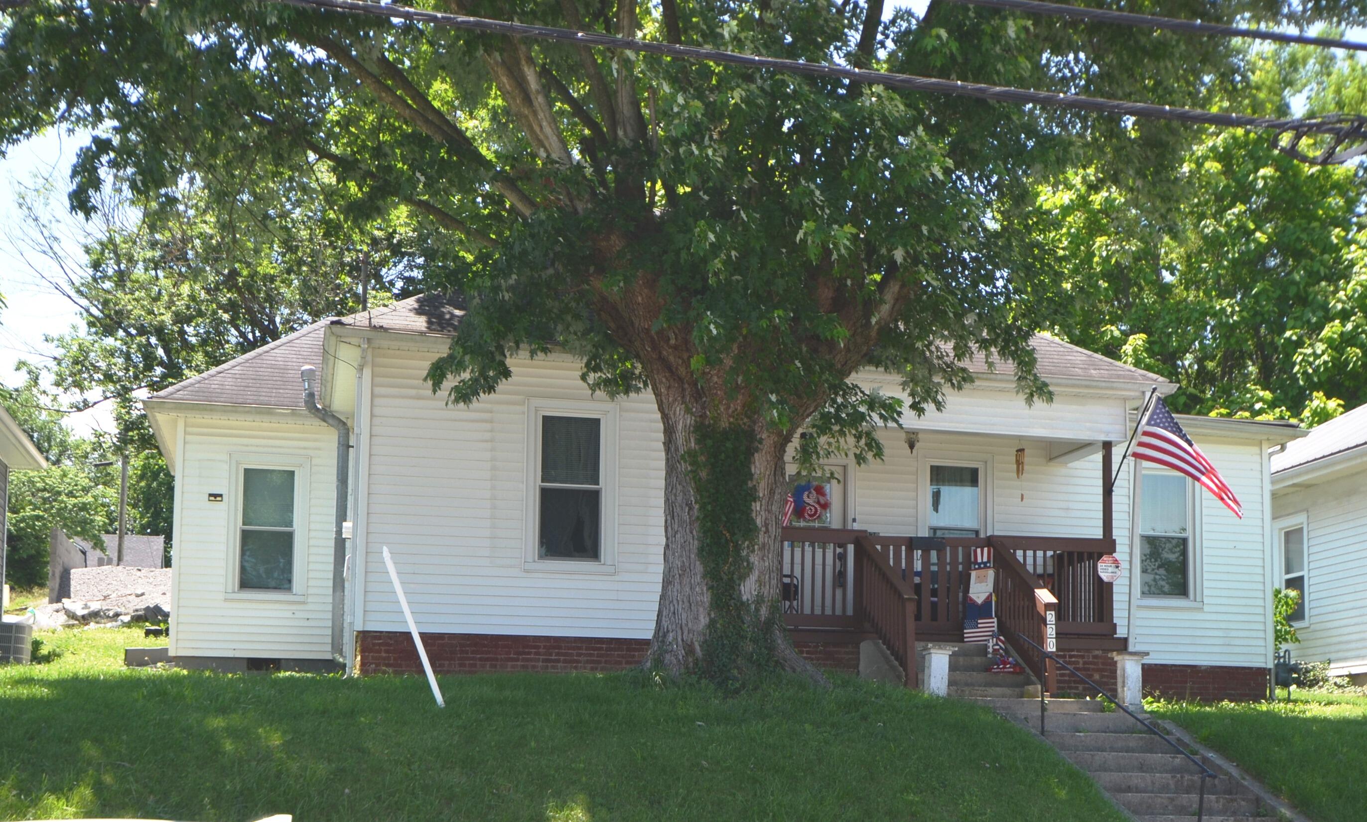 220 E Office Street — photo
