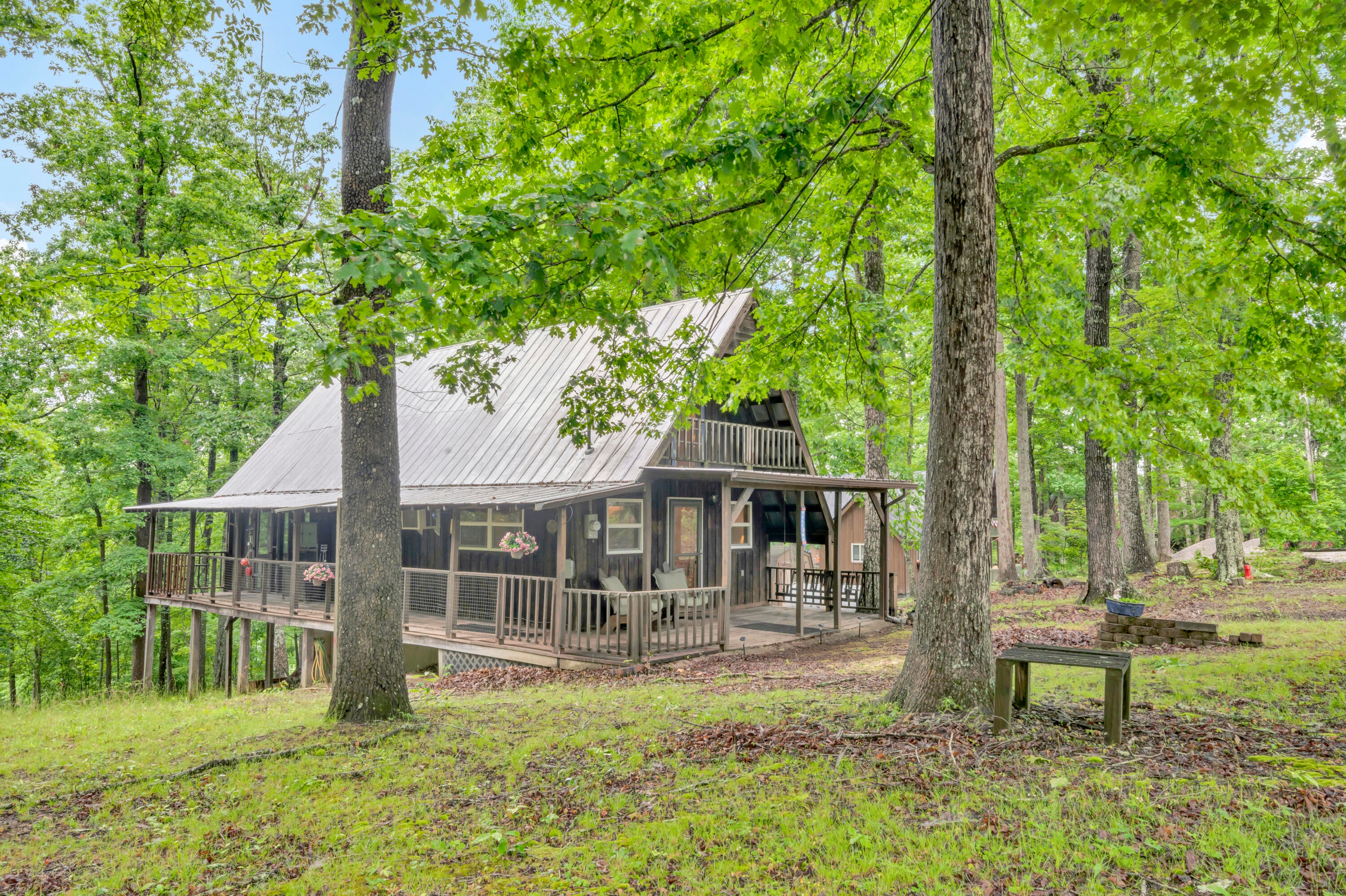 401 Turkey Ridge Road — photo