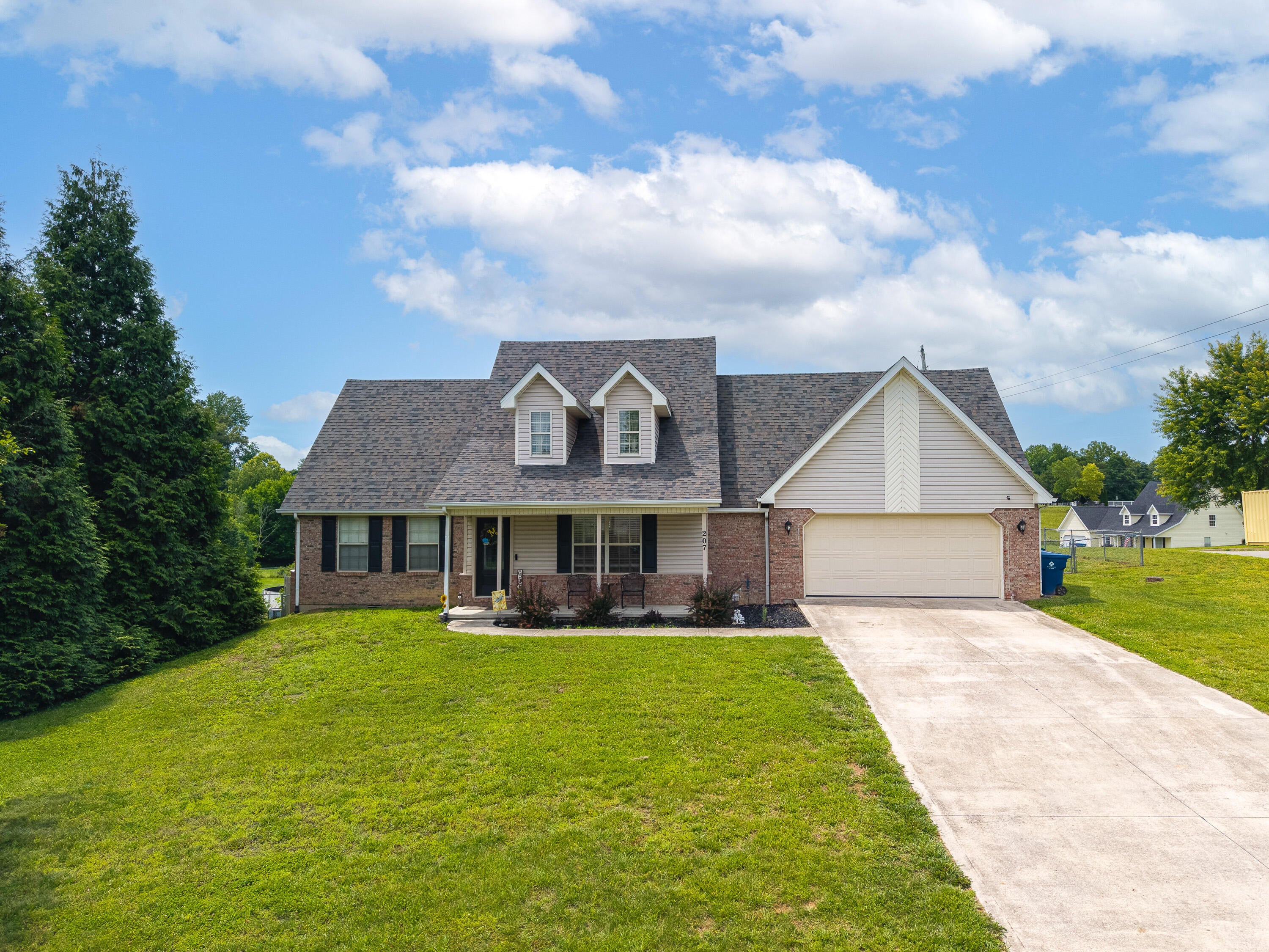 207 Clover Pointe Drive — photo