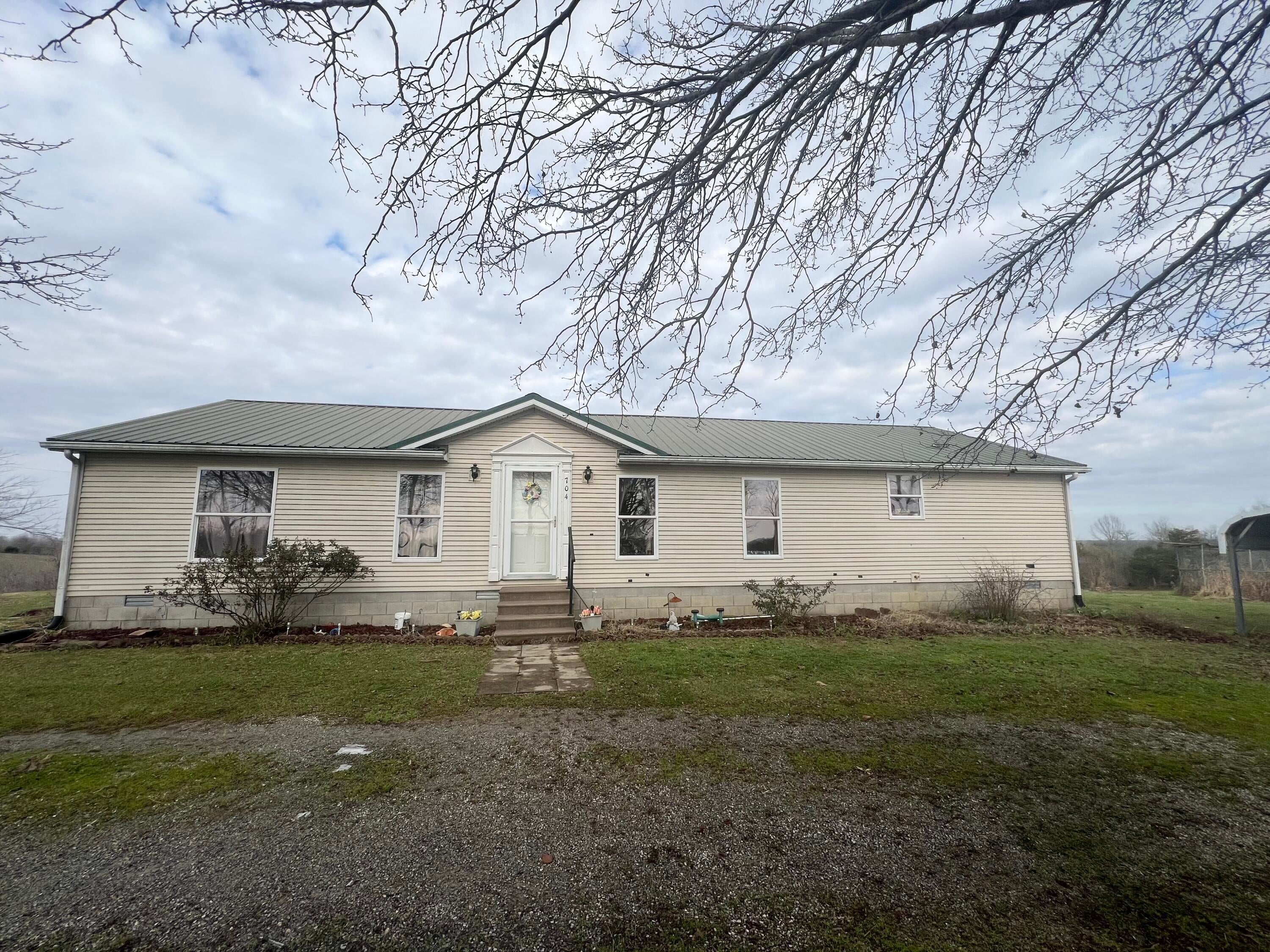 704 Cardwell Road — photo