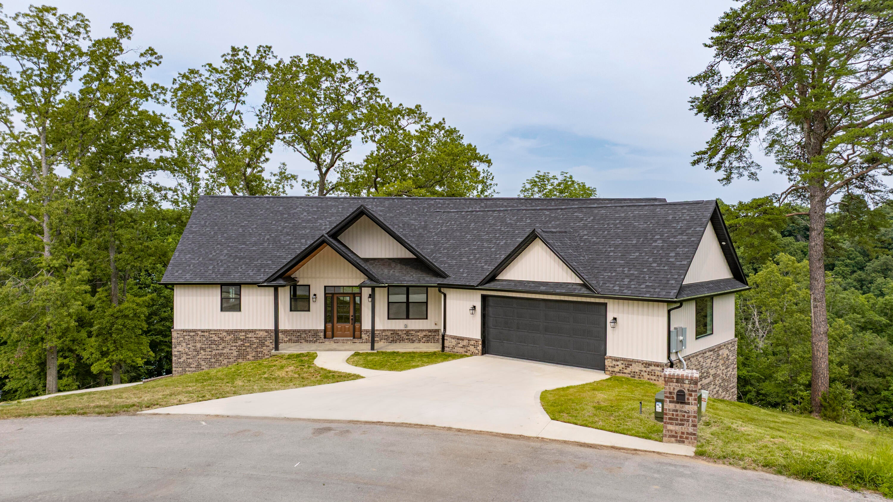 554 Colson Drive — photo