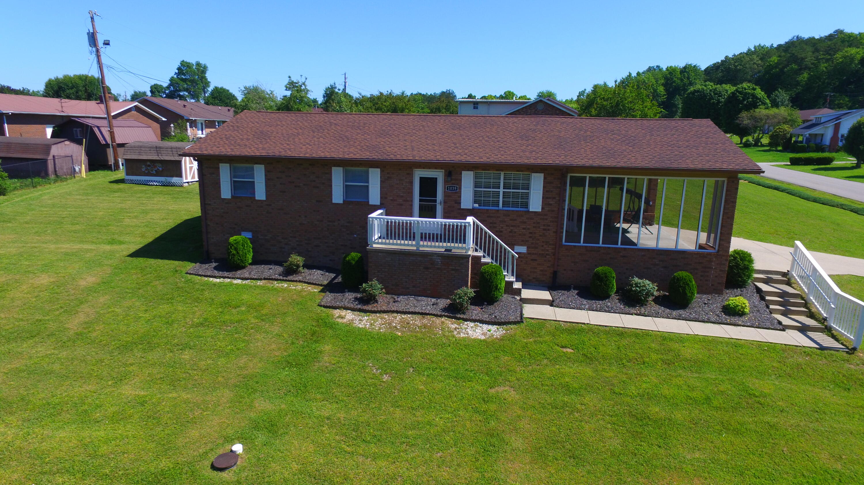 1039 Cardinal Drive — photo