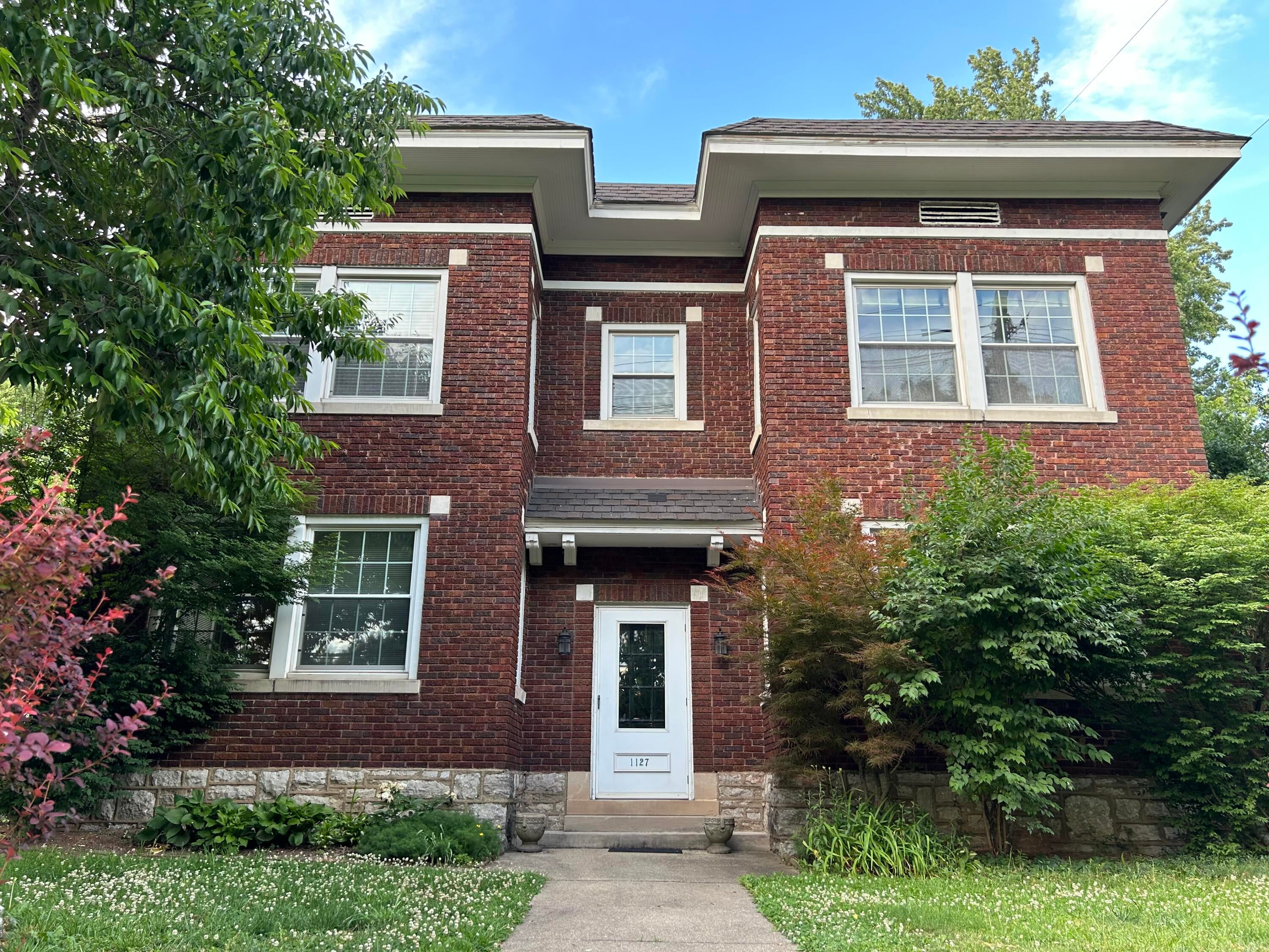 1127 Richmond Road 1 — photo