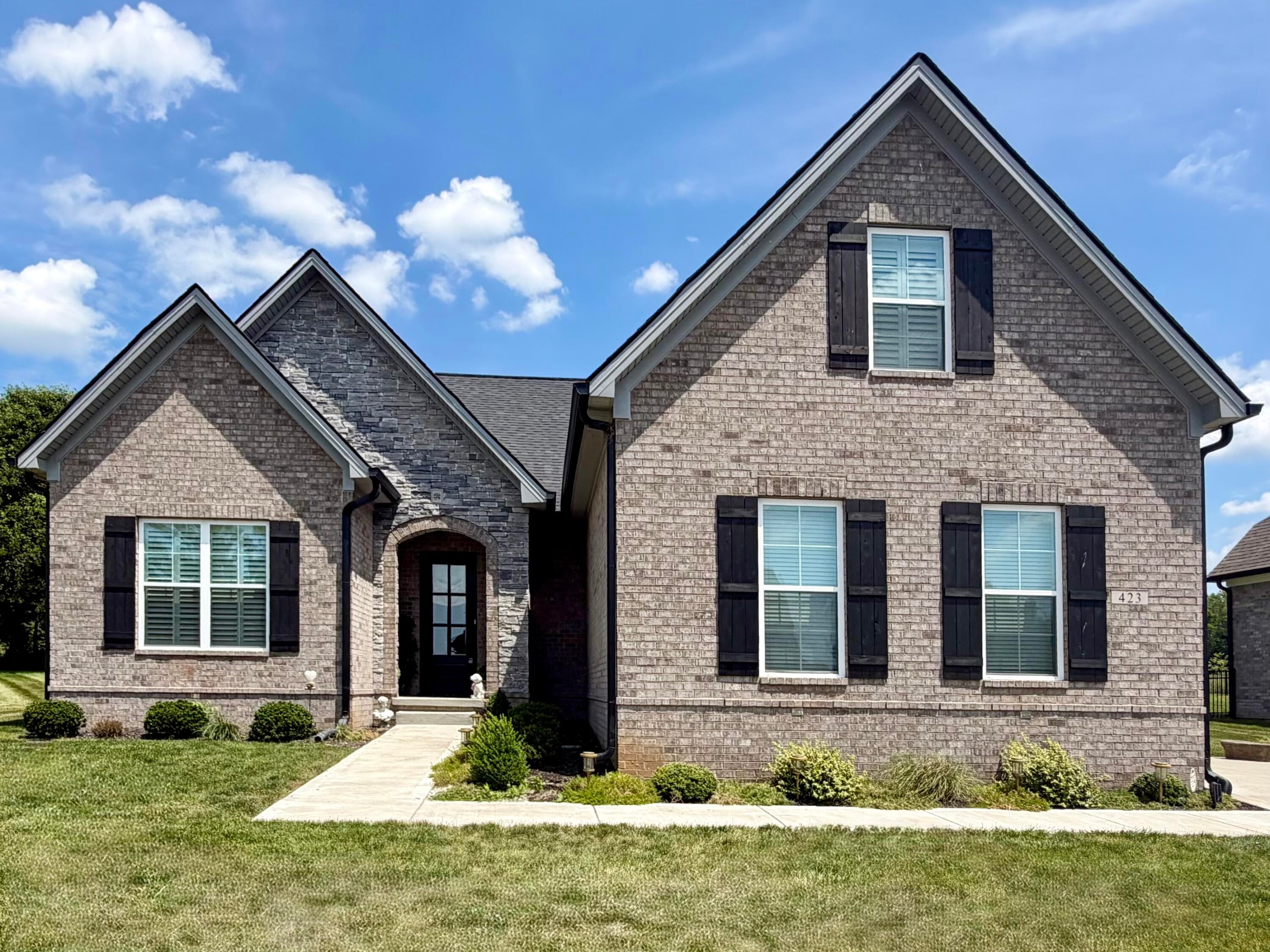 423 Houston Oaks Drive — photo