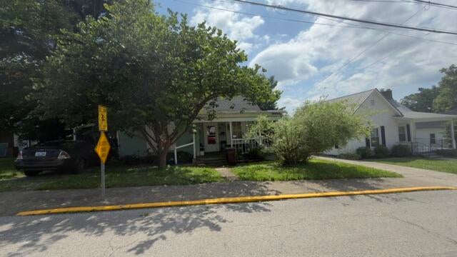305 N Maple Street — photo
