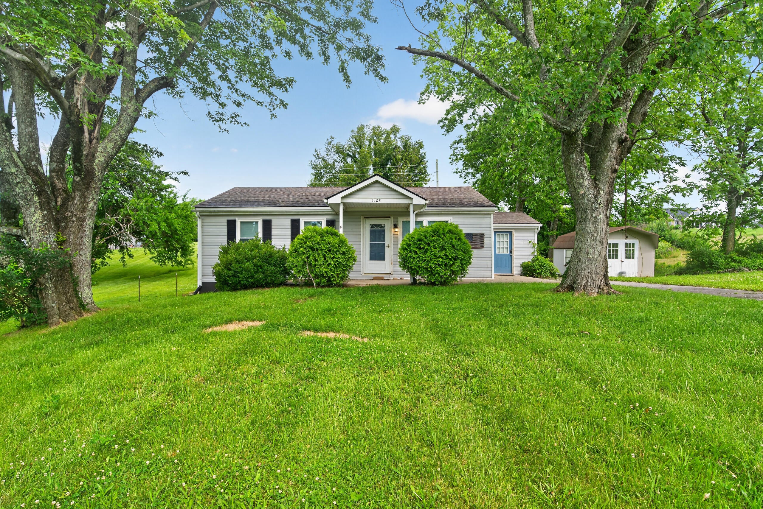 1127 Pine Crest Road — photo