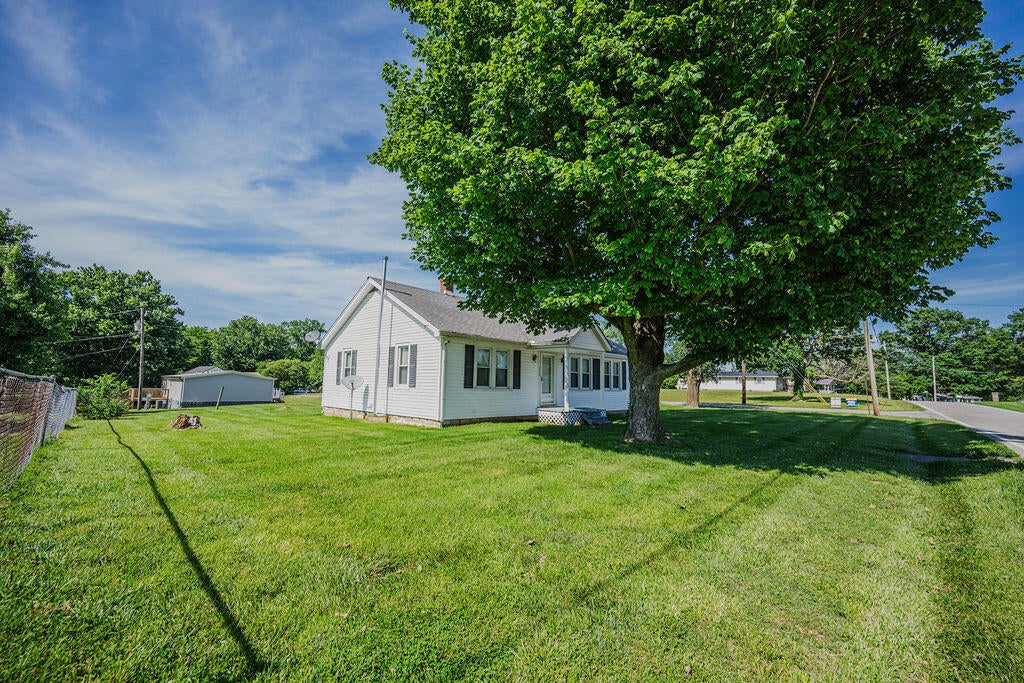 7608 W Tunnel Hill Road — photo