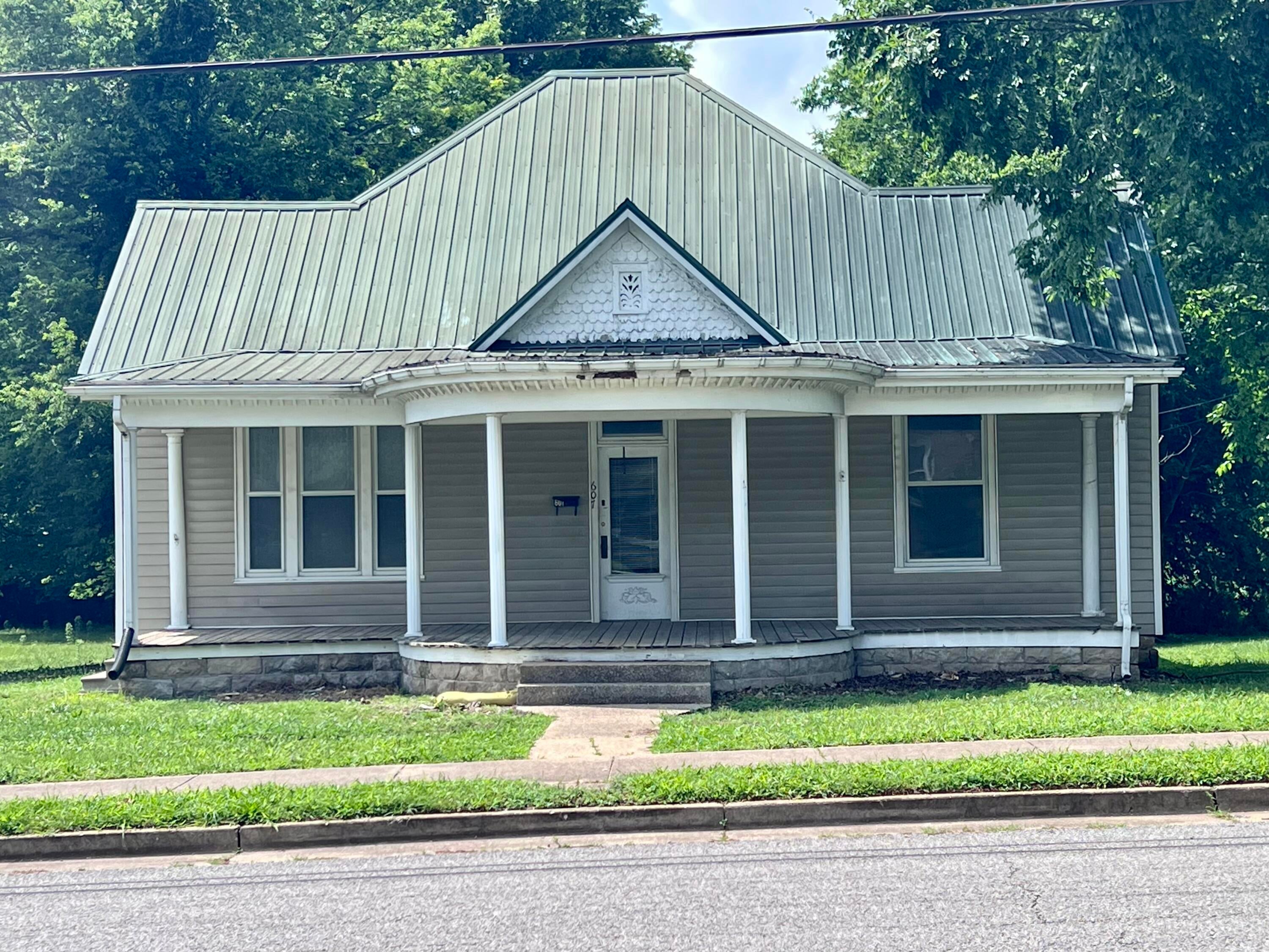 607 N Jefferson Street — photo