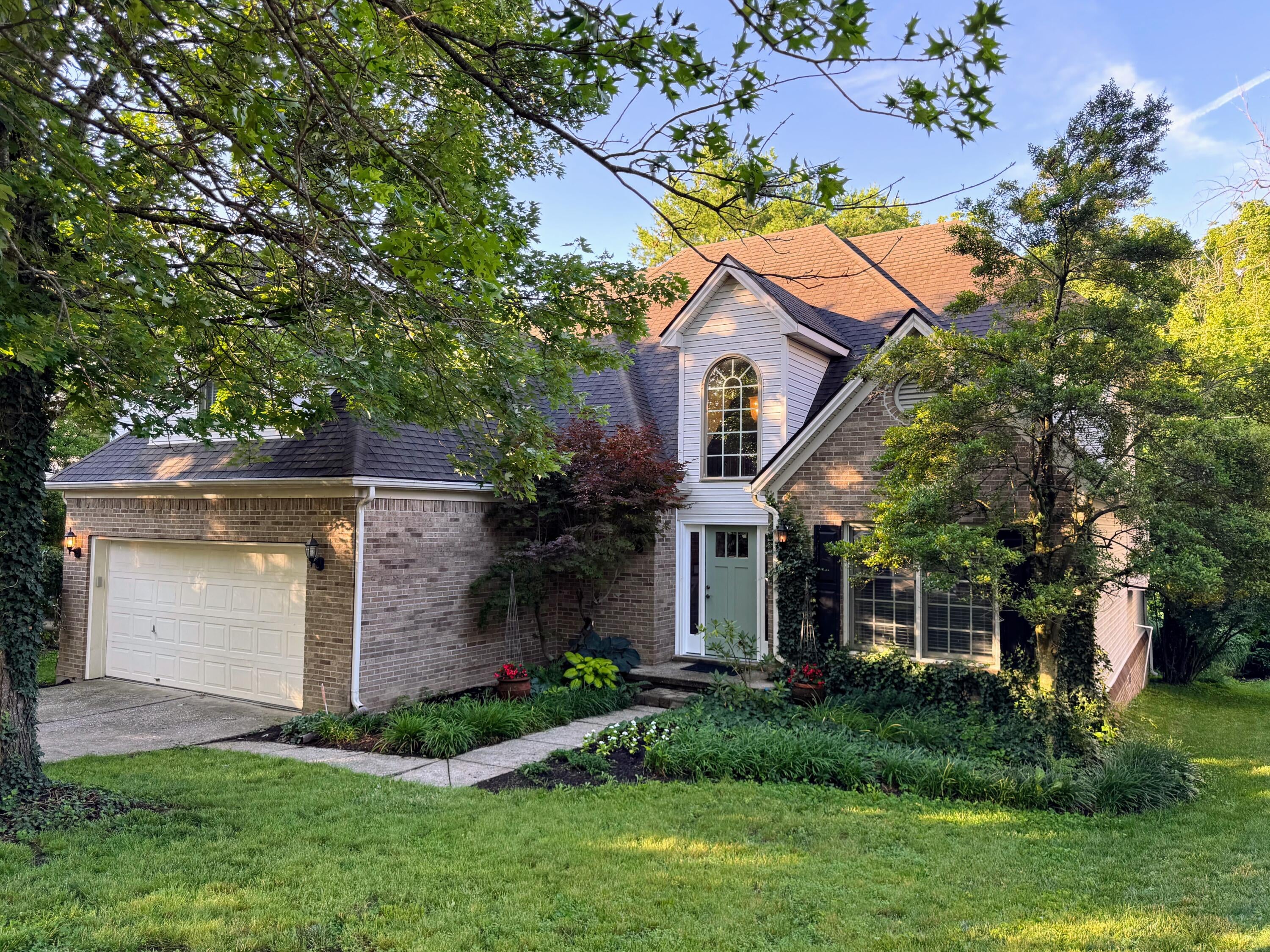 428 Amberley Drive — photo