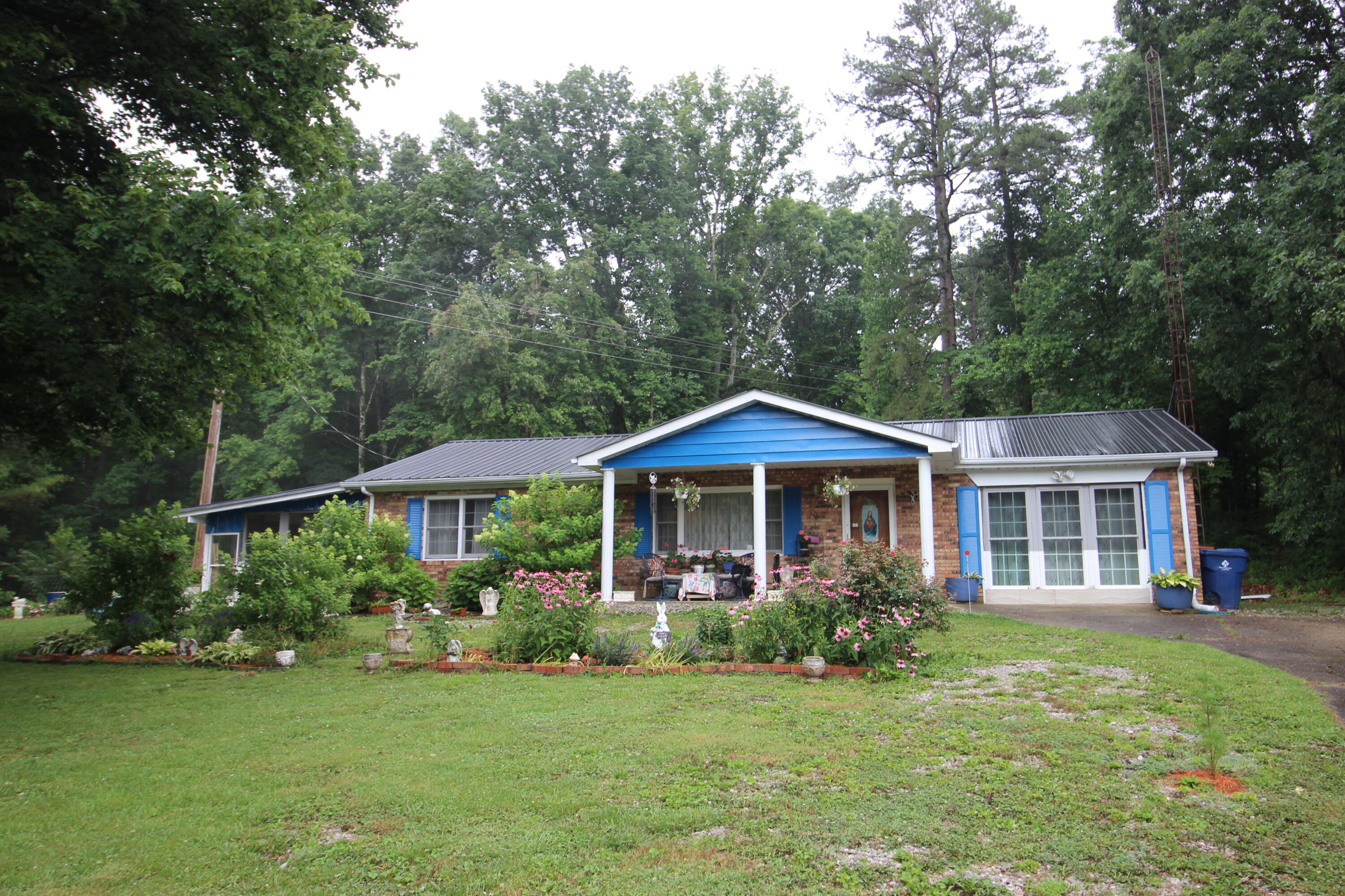 4590 Kentucky 90 — photo