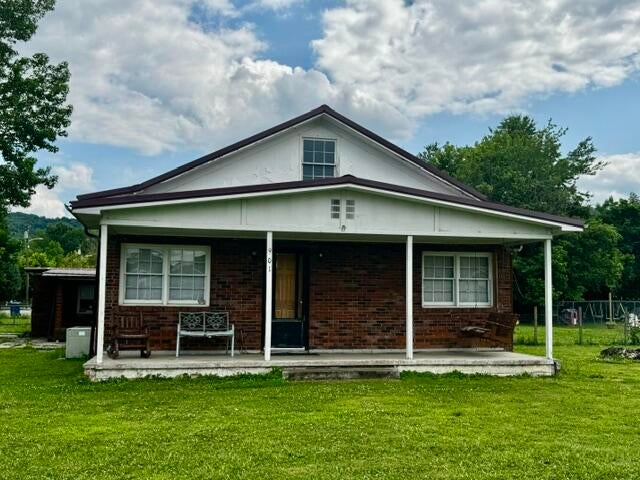 901 Exeter Avenue — photo