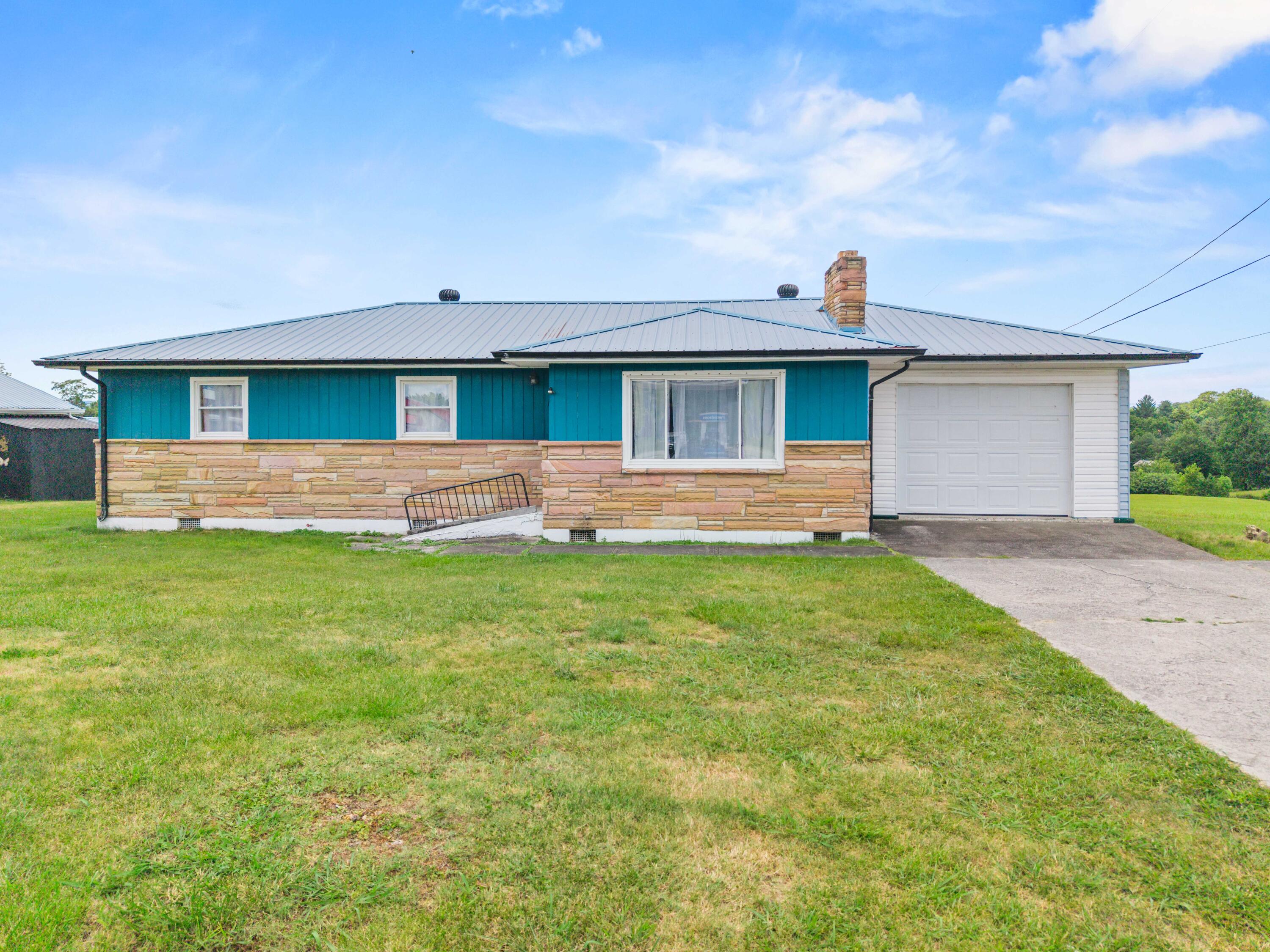 1044 East Hwy 2792 — photo