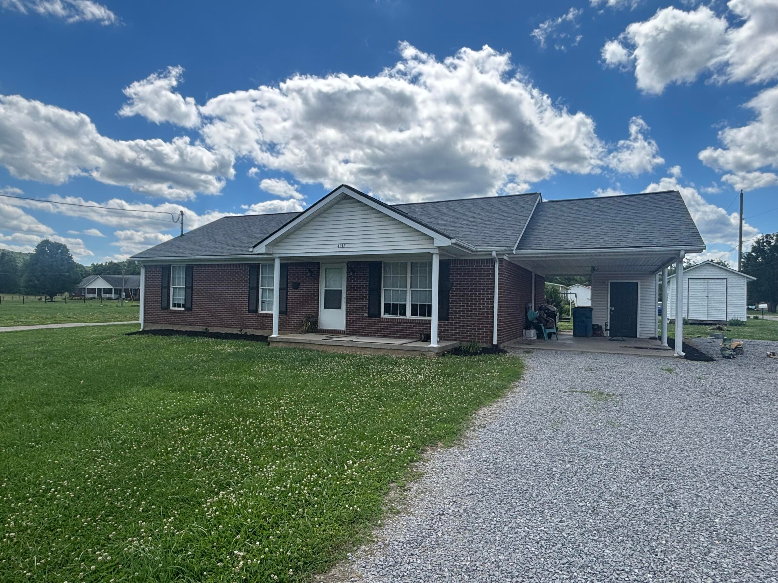 4137 Hwy 2141 — photo