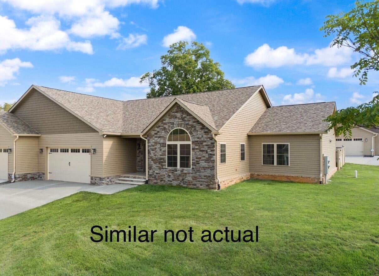 15-A W Canterbury Drive — photo