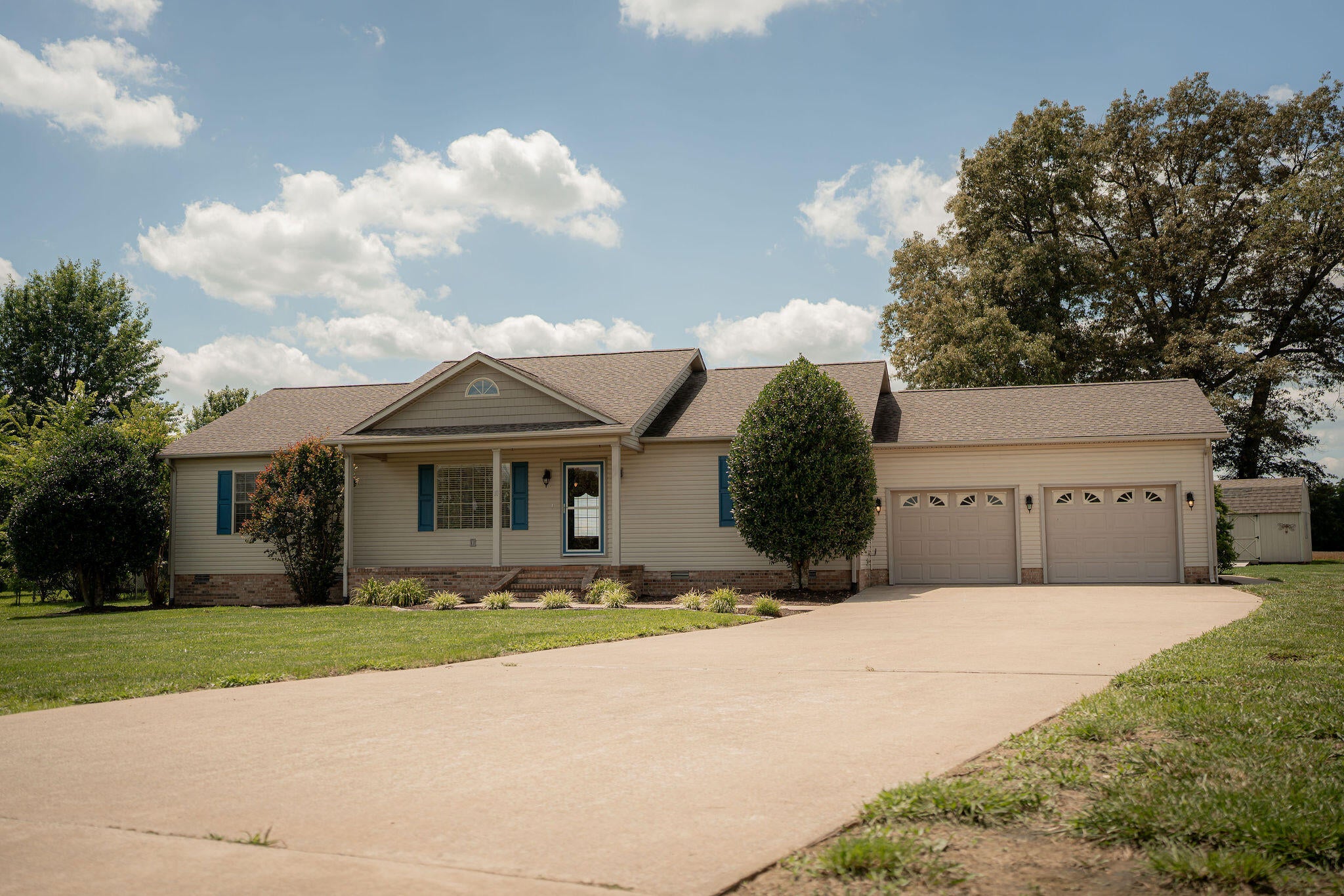 546 Smith's Lane — photo