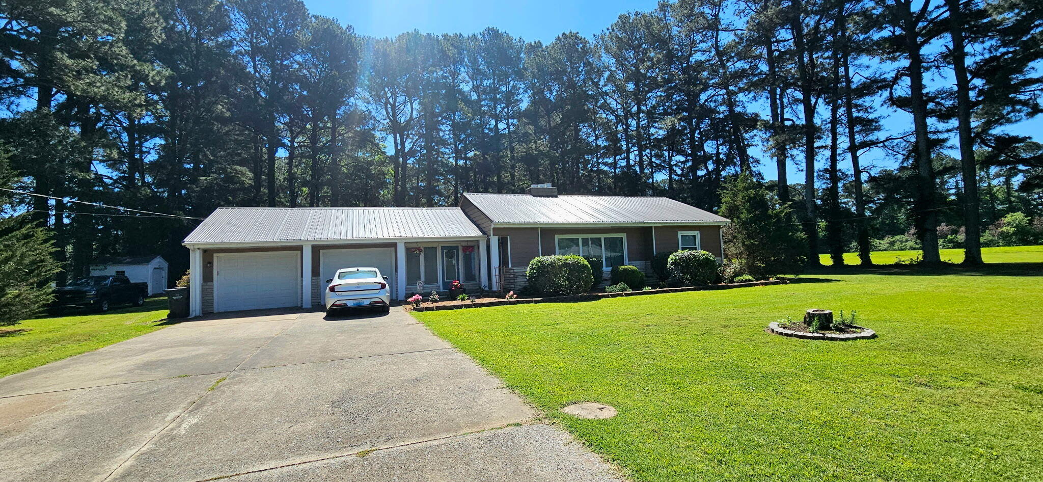 1560 Meacham Lane — photo