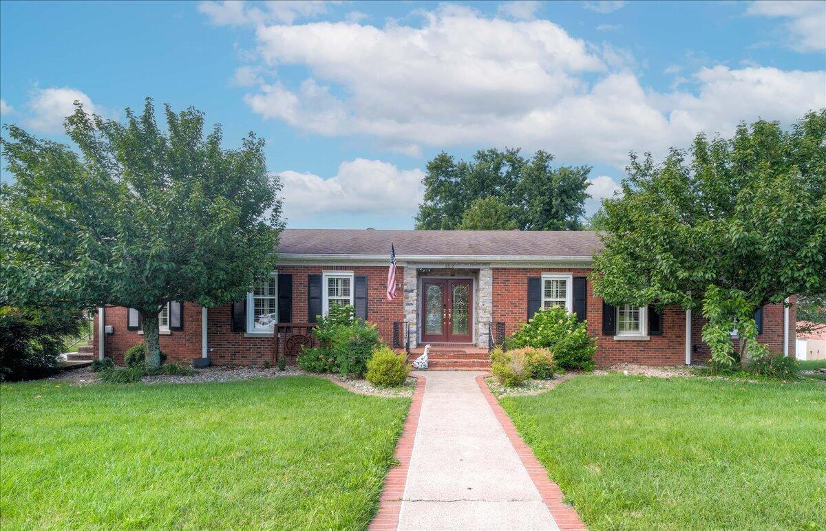 102 Dogwood Drive — photo