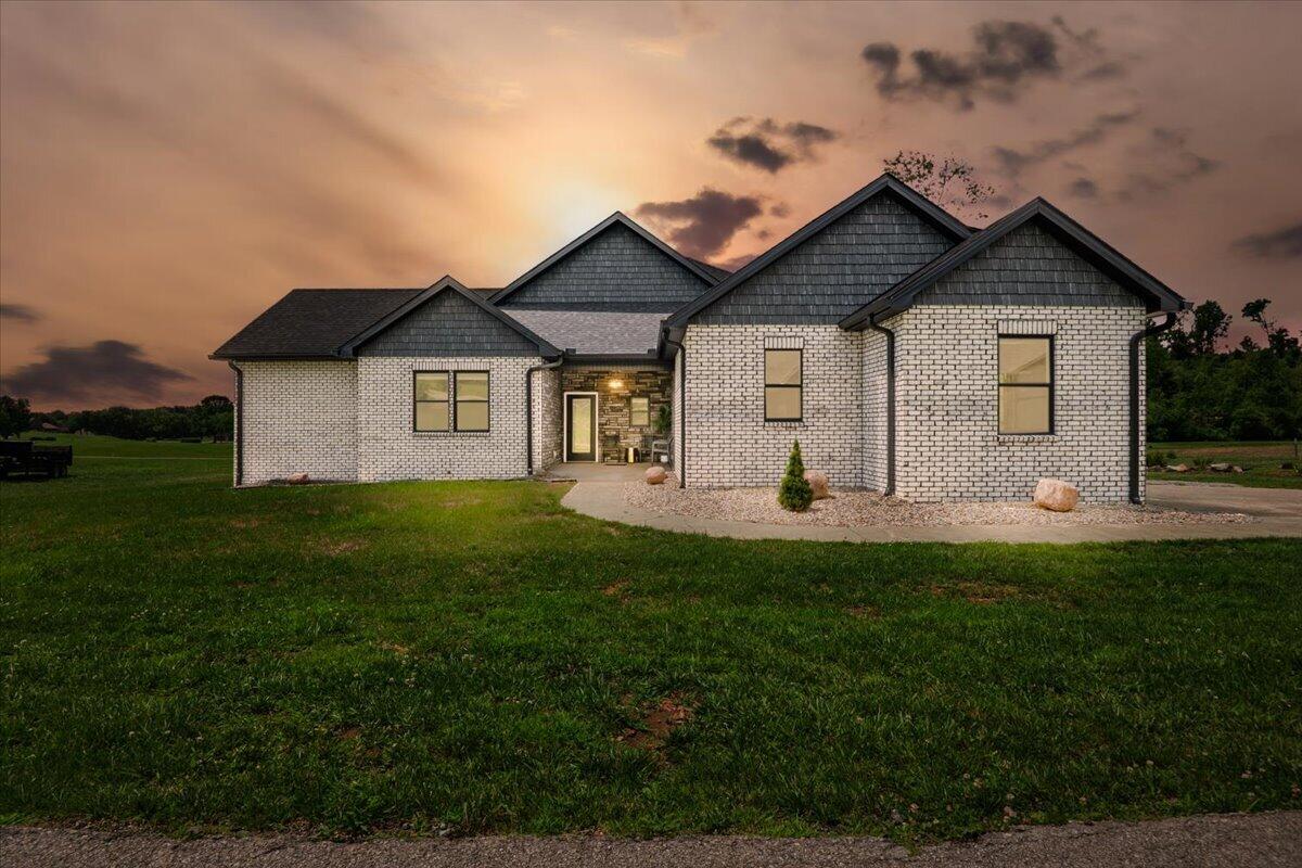 43 Cedar Ridge Drive — photo