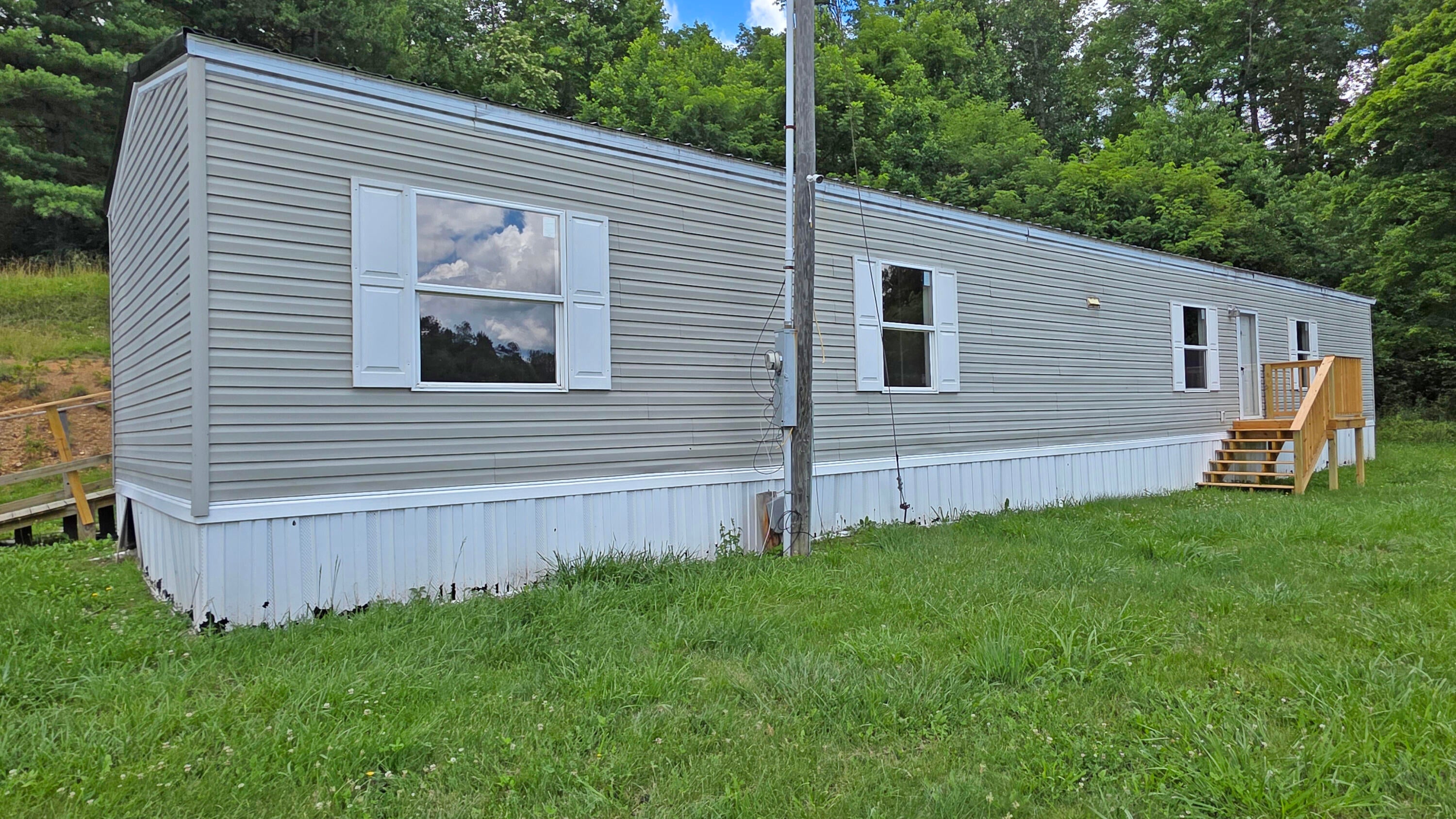 1060 Veneable School Road — photo