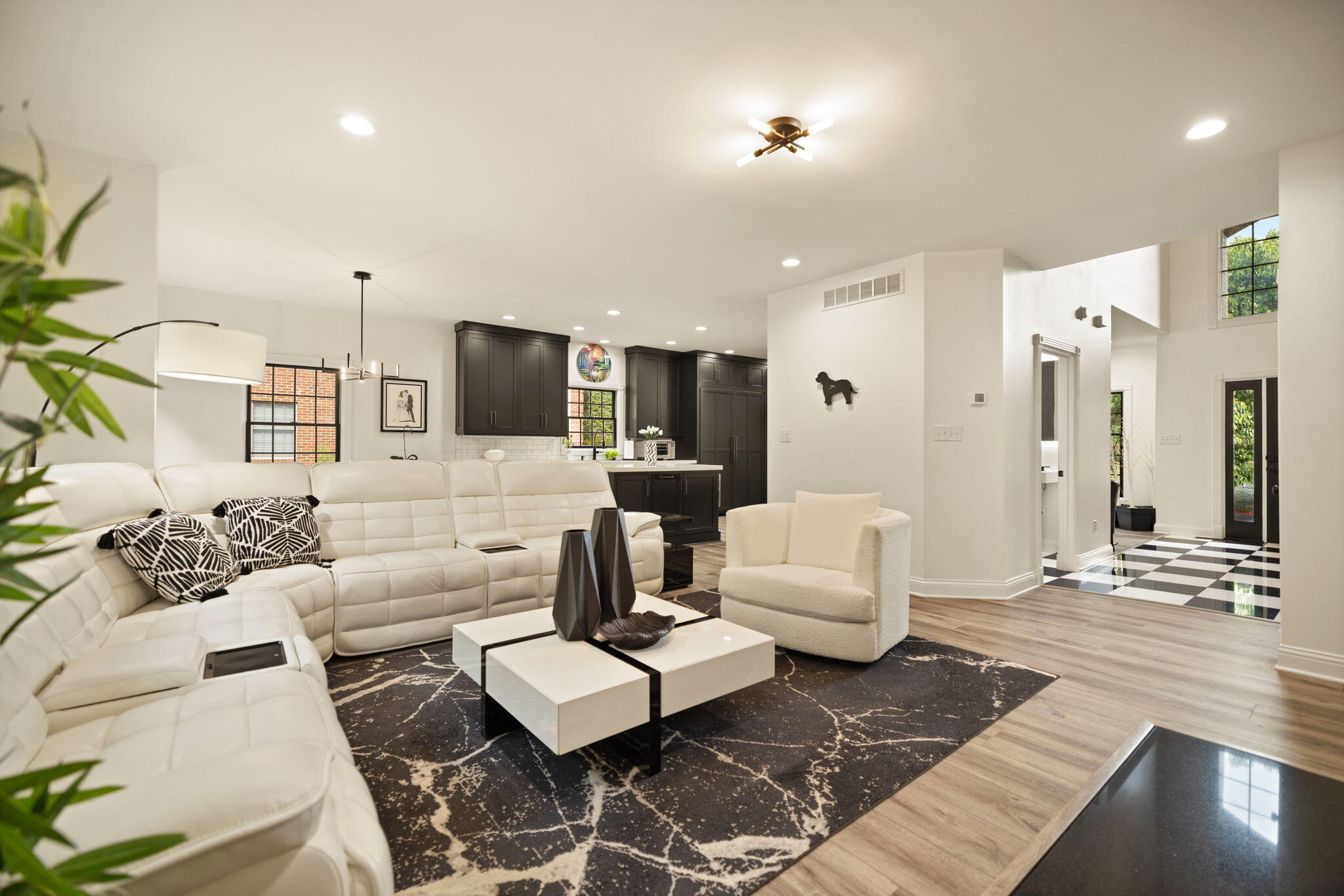 31 Maple Tree Place — photo