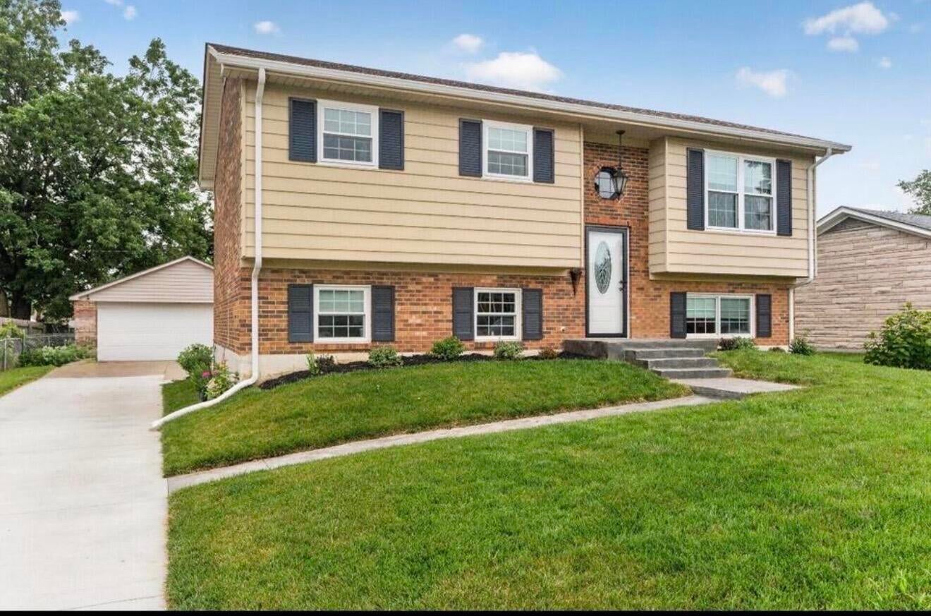 515 Pinoak Drive — photo