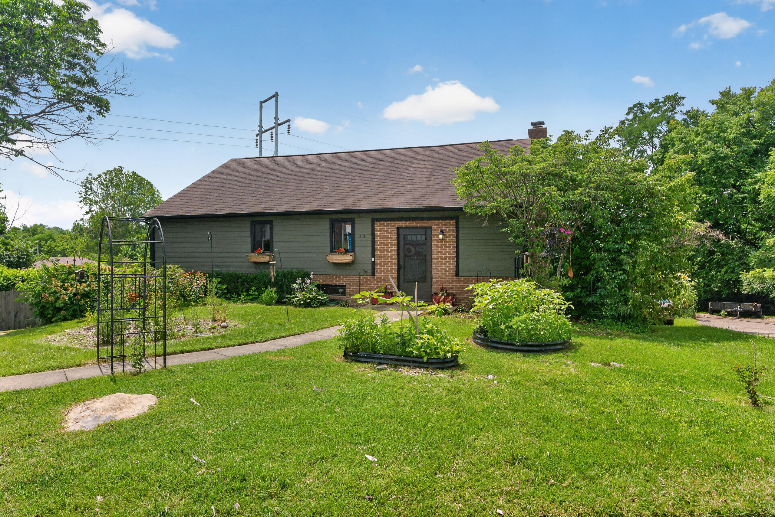 713 Dicksonia Court — photo