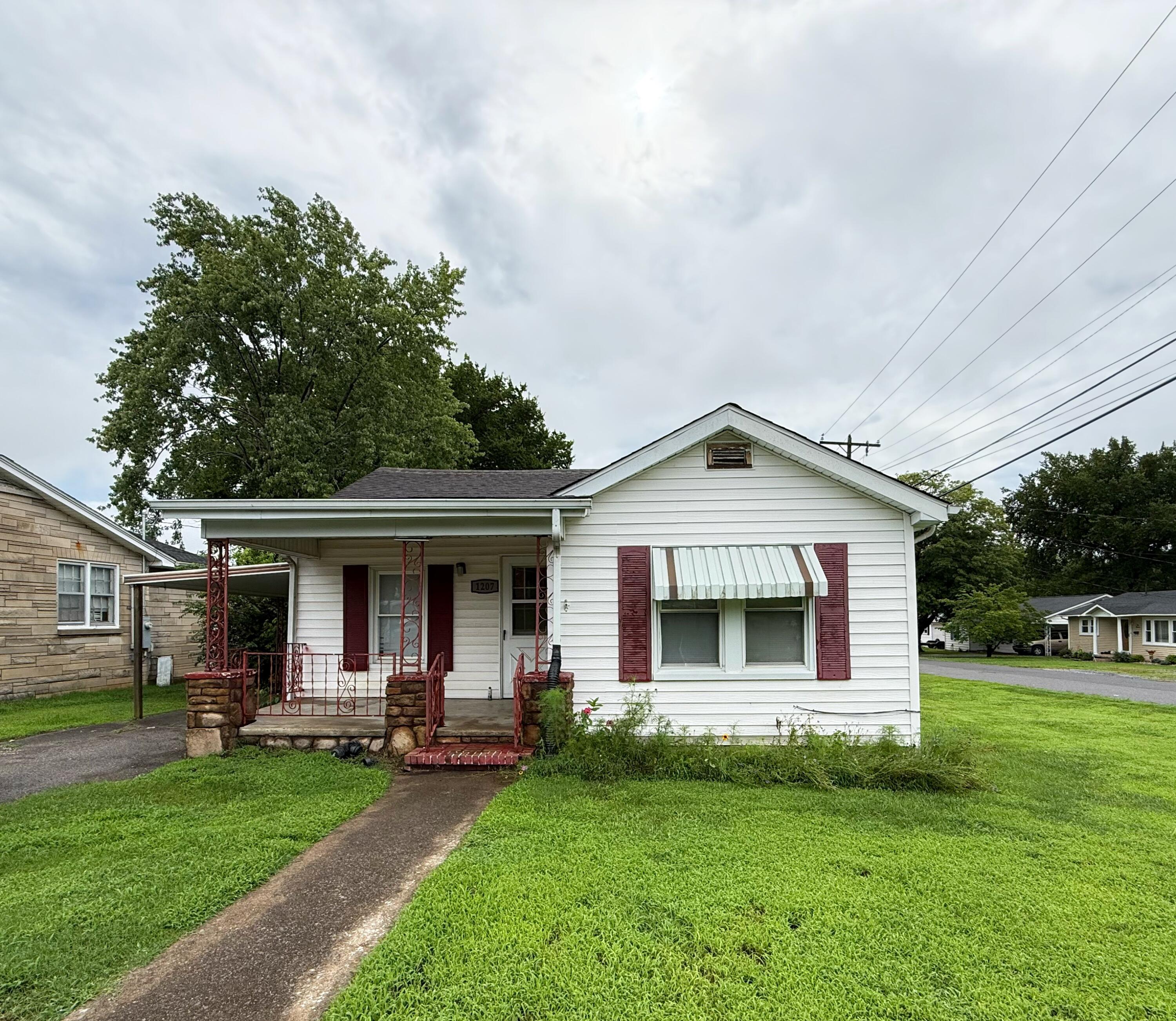 1207 Elm Street — photo