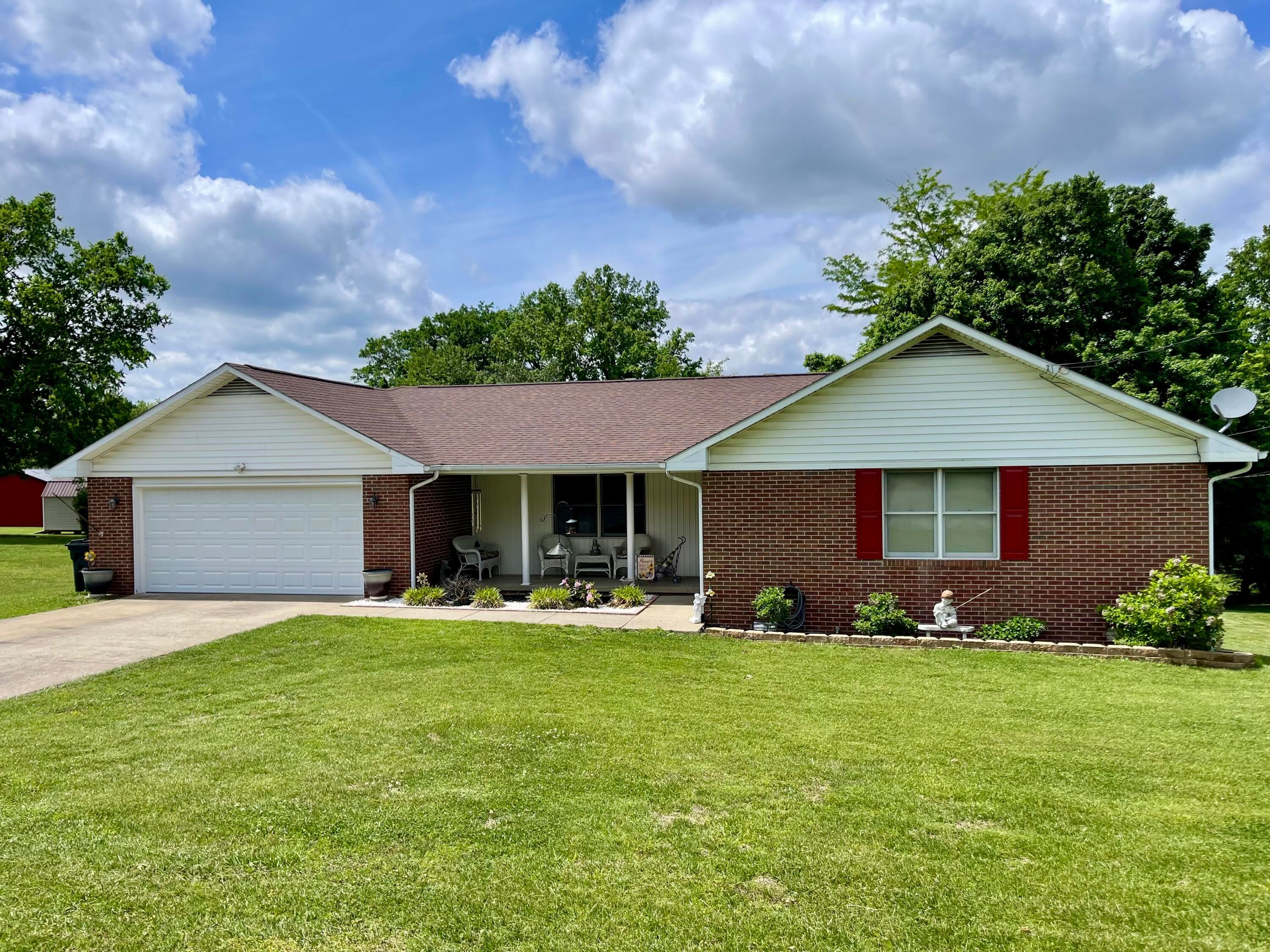 401 Centennial Drive — photo