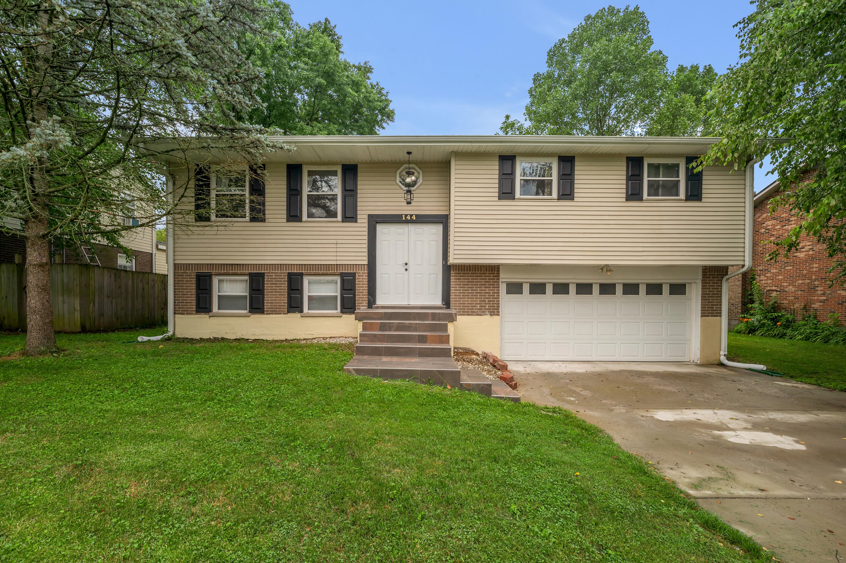 144 Shannon Parkway — photo