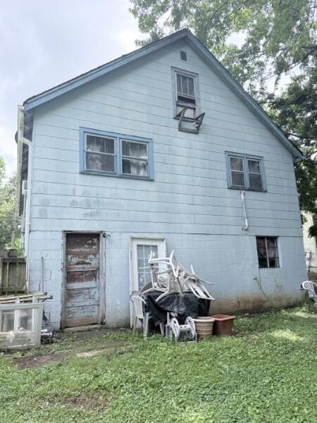 105 N Fowler Avenue — photo